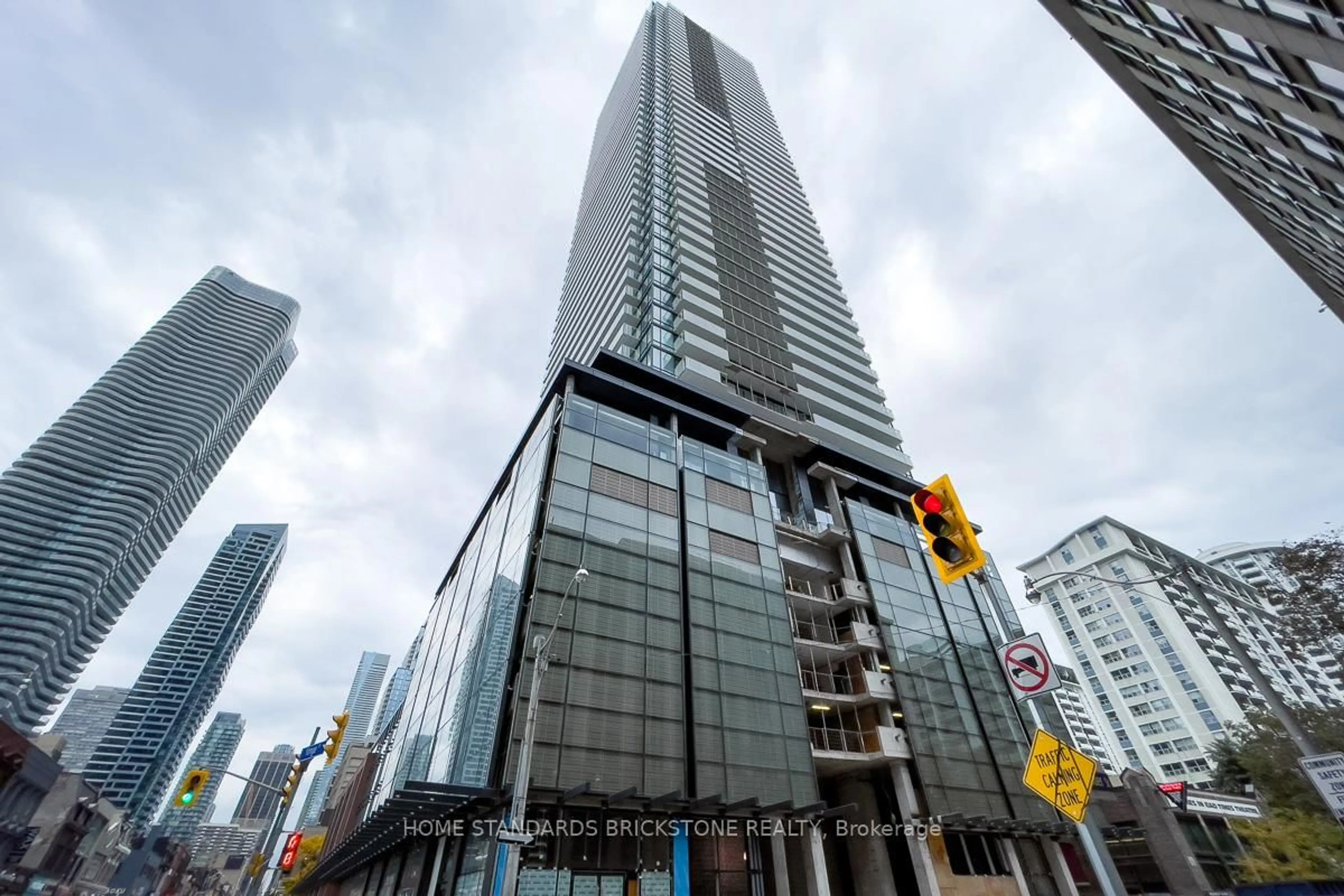 Unknown for 501 Yonge St #3010, Toronto Ontario M4Y 0G8