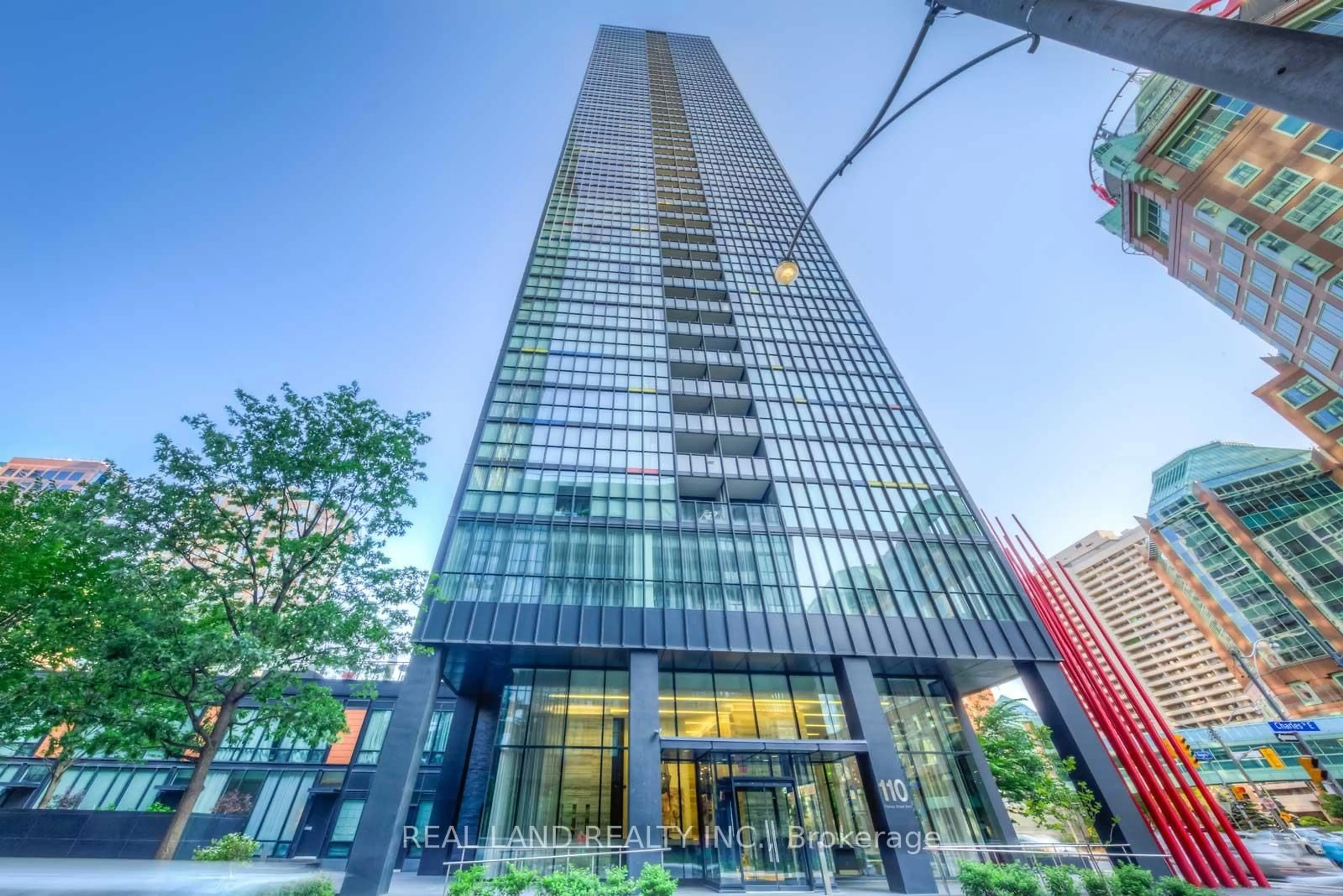 Indoor foyer for 110 Charles St #4005, Toronto Ontario M4Y 1T5