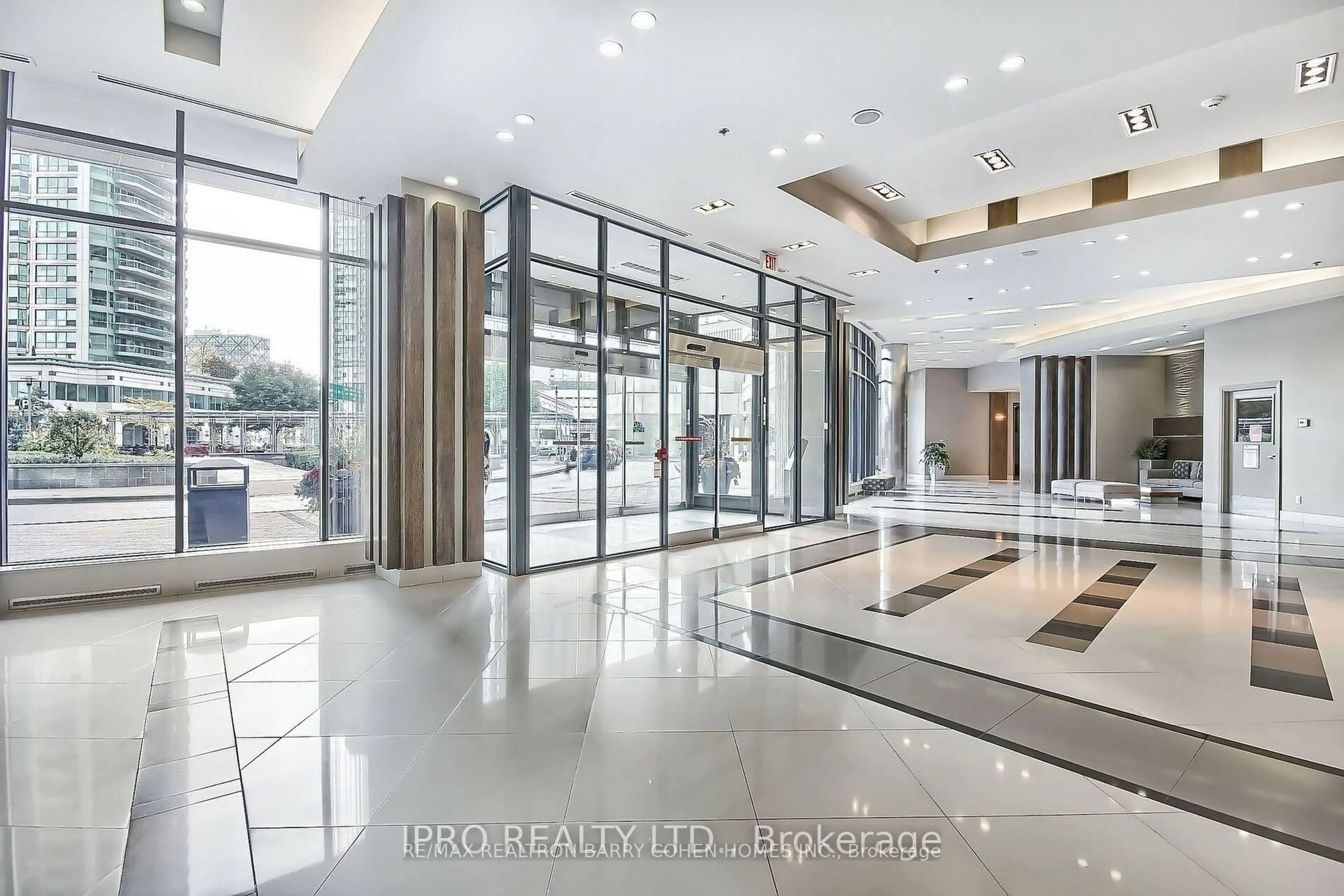 Indoor foyer for 16 Harbour St #5101, Toronto Ontario M5J 2Z7