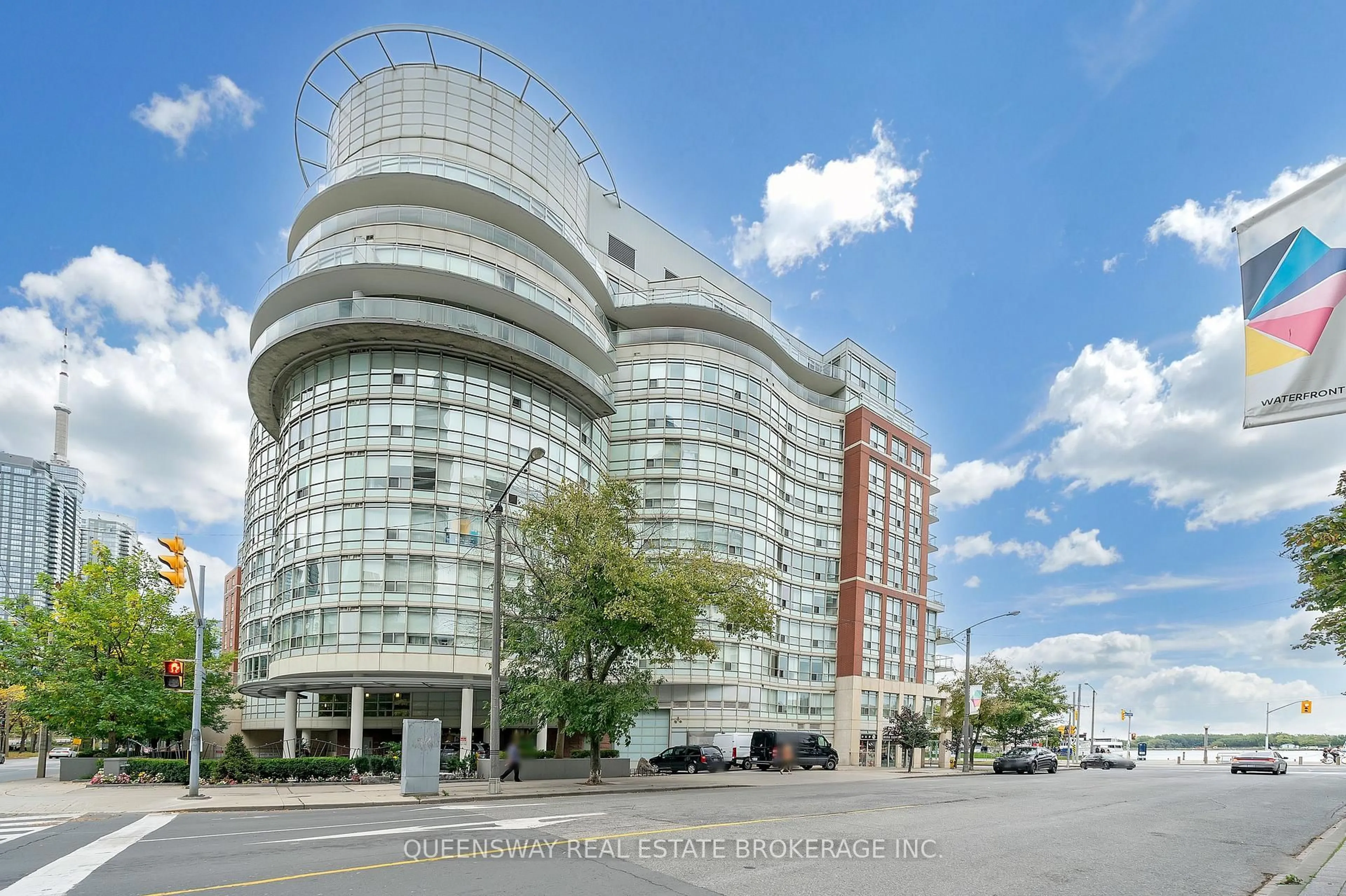 Indoor foyer for 550 Queens Quay #429, Toronto Ontario M5V 3M8