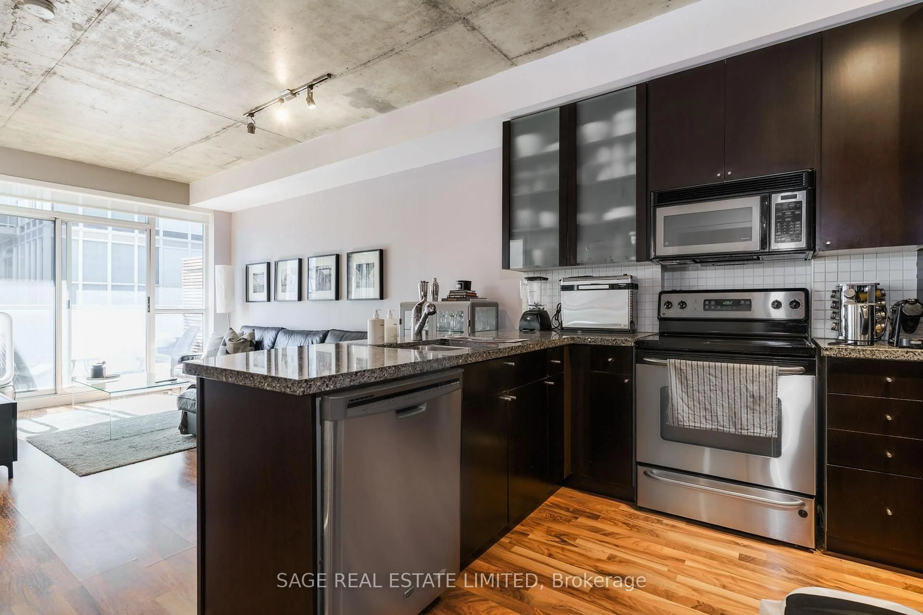 Open concept kitchen, unknown for 1005 King St #804, Toronto Ontario M6K 3M8