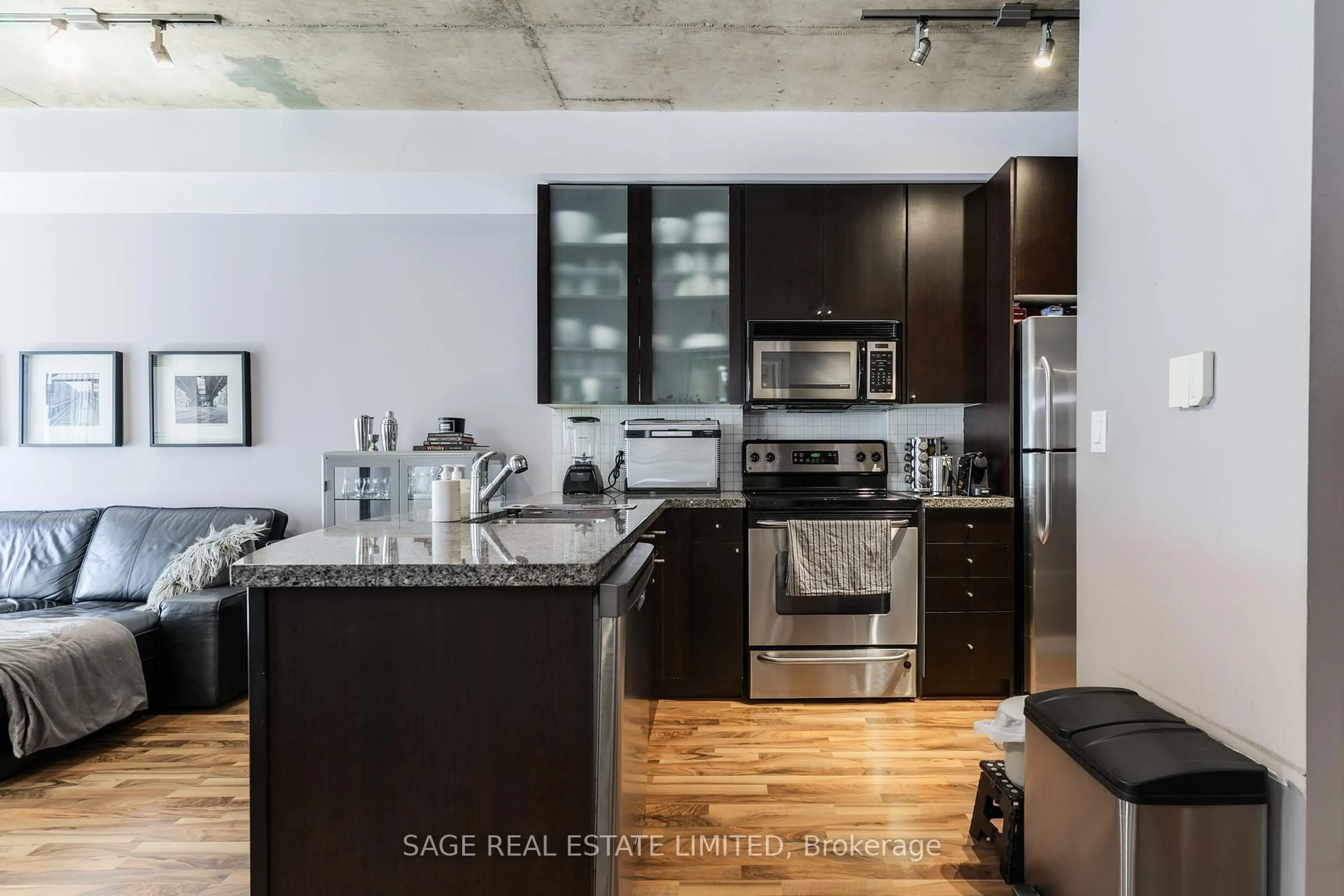 Open concept kitchen, unknown for 1005 King St #804, Toronto Ontario M6K 3M8