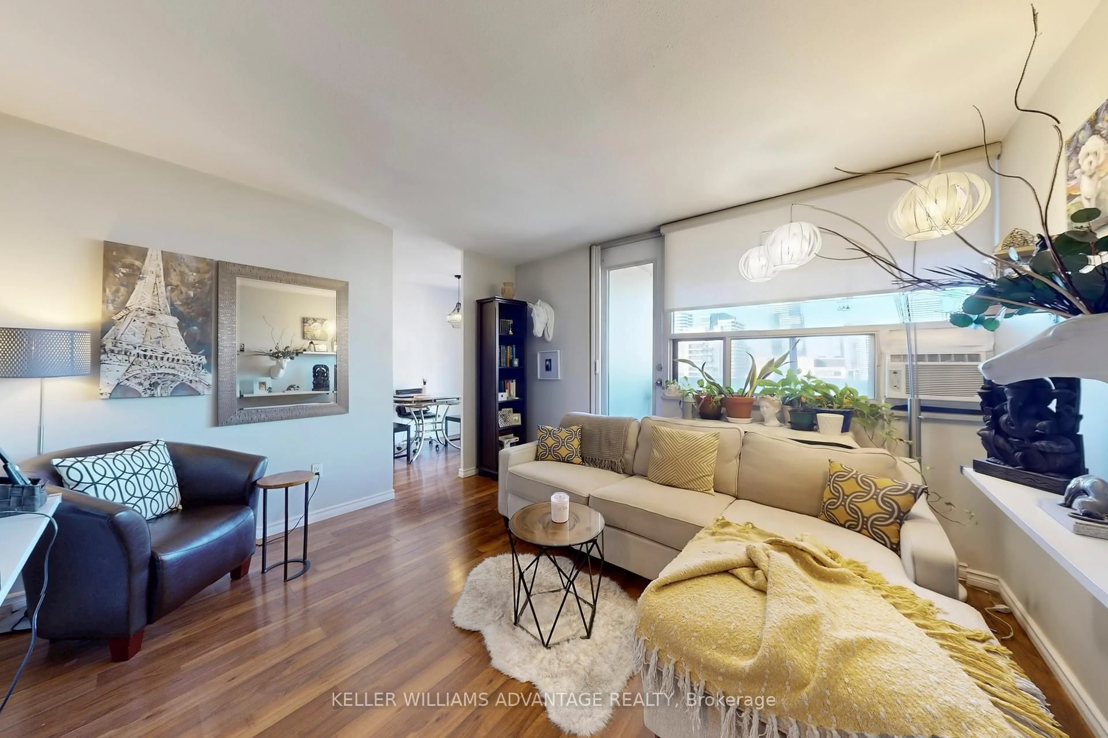 Living room with furniture, unknown for 40 Homewood Ave #3109, Toronto Ontario M4Y 2K2