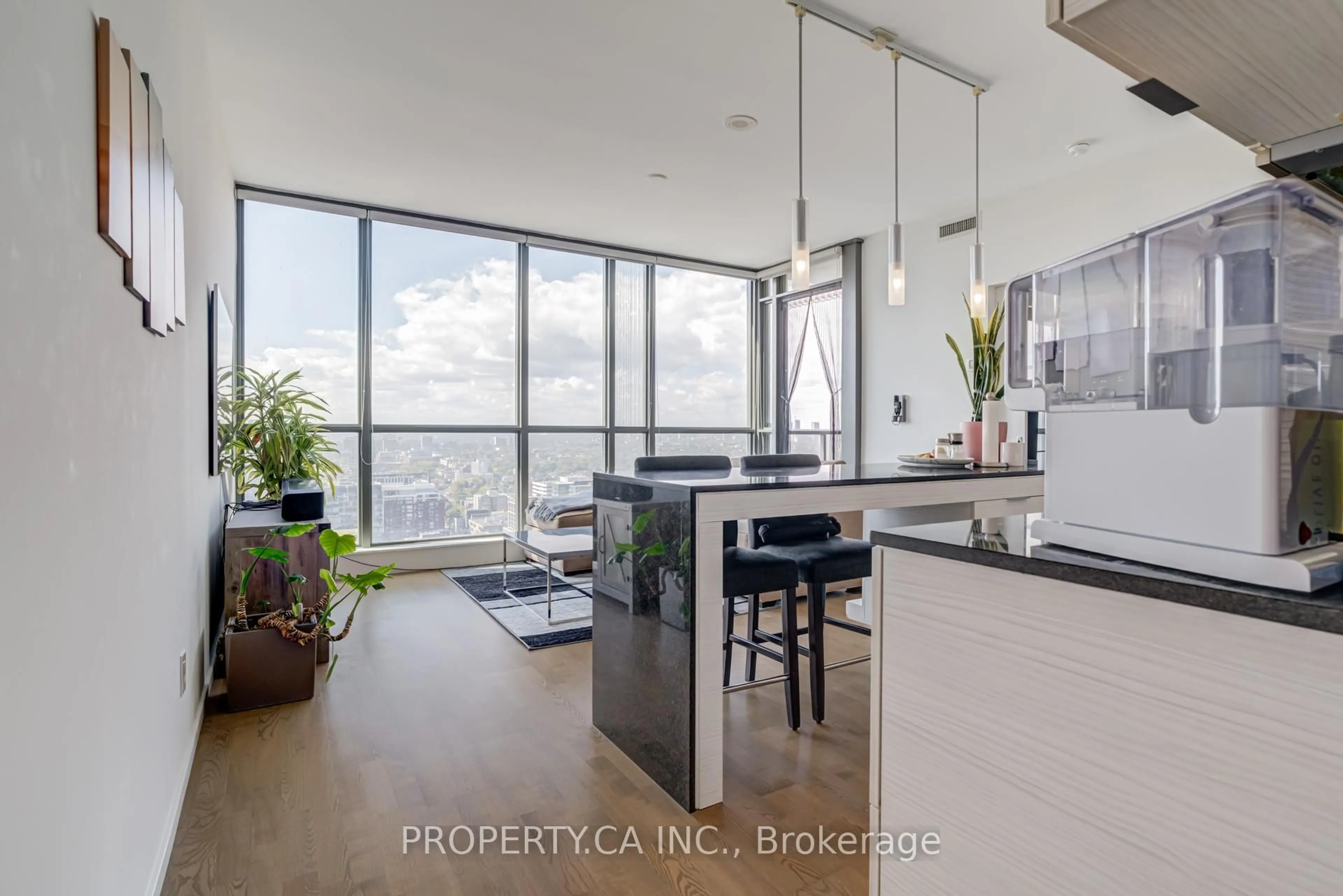 Open concept kitchen, unknown for 8 Charlotte St #3207, Toronto Ontario M5V 0K4