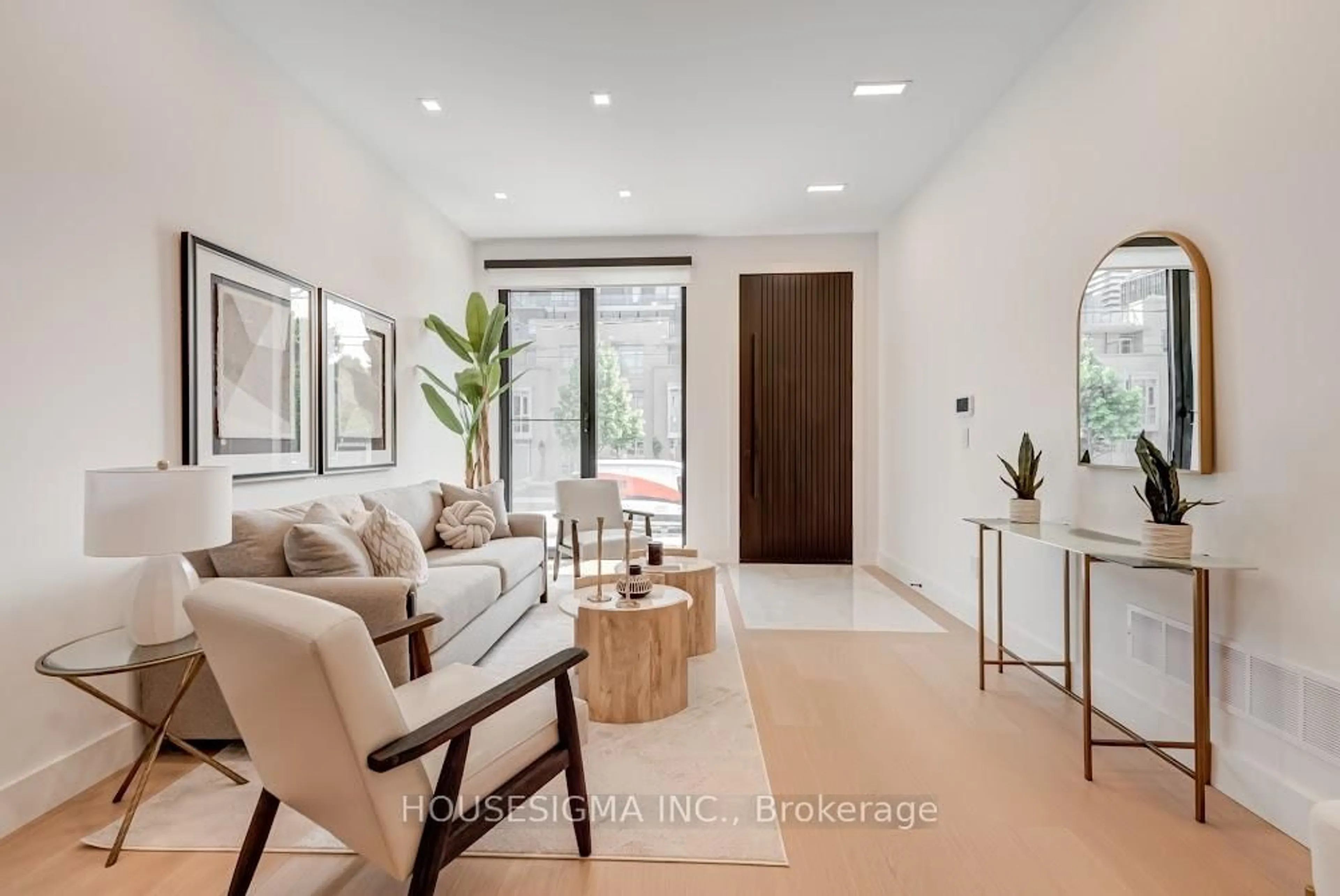 Living room with furniture, unknown for 188 Duplex Ave, Toronto Ontario M5P 2A9