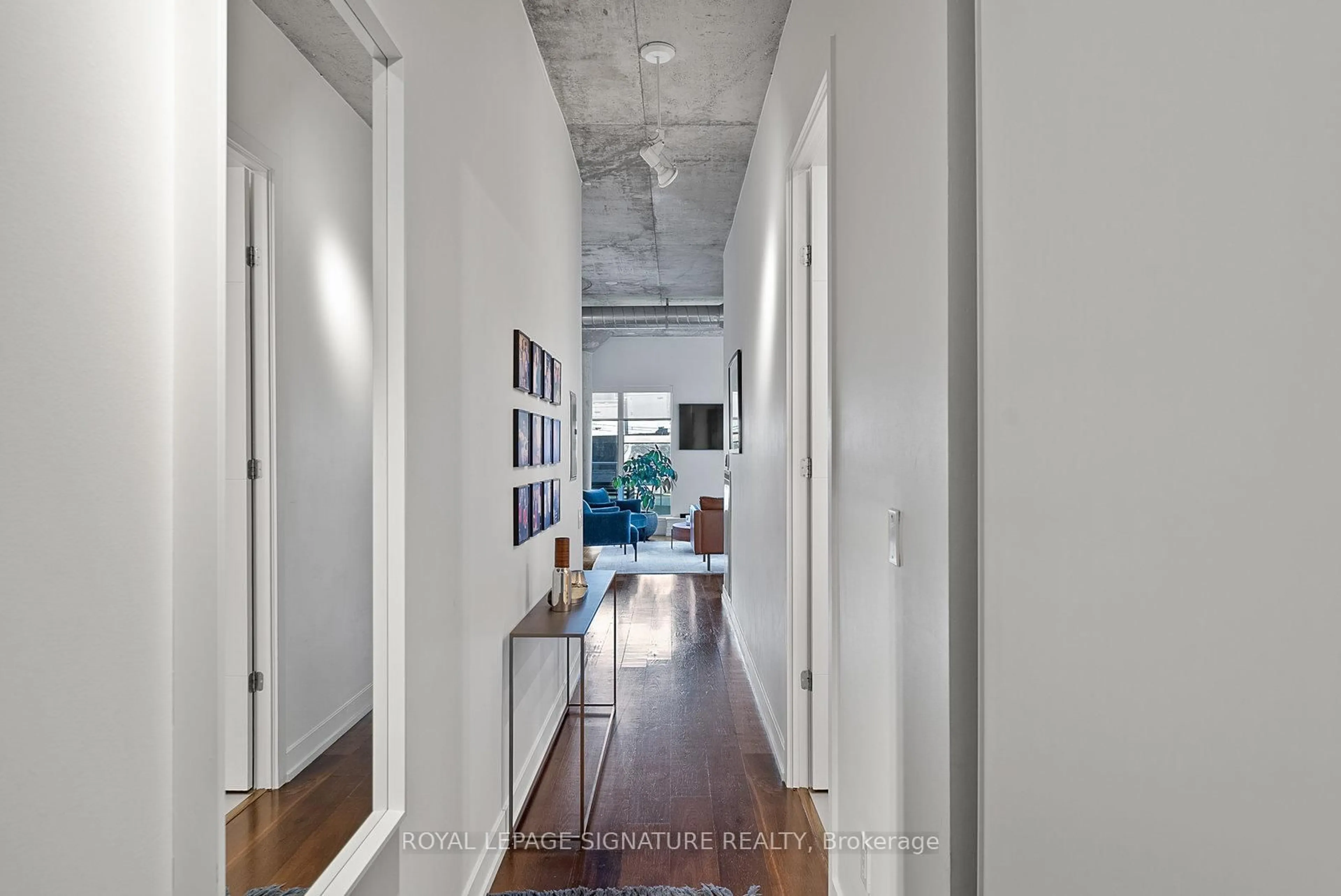 Indoor entryway for 66 Portland St #201, Toronto Ontario M5V 2M6