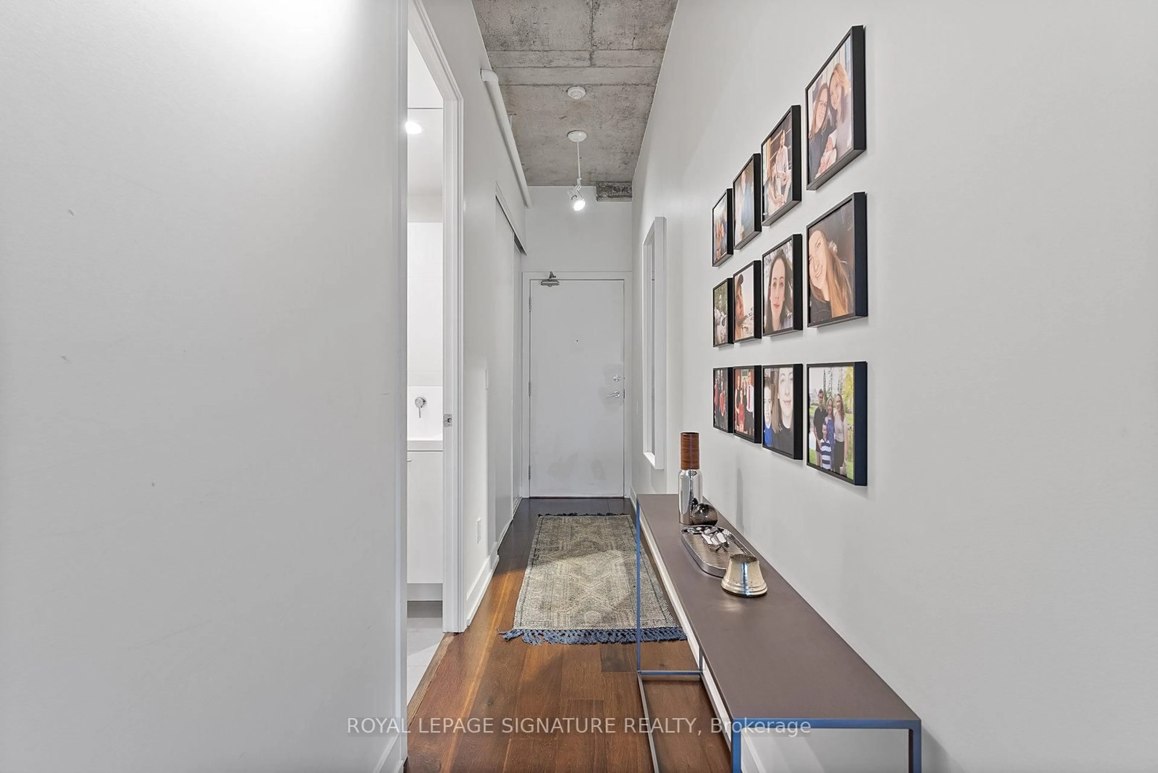 Indoor entryway for 66 Portland St #201, Toronto Ontario M5V 2M6