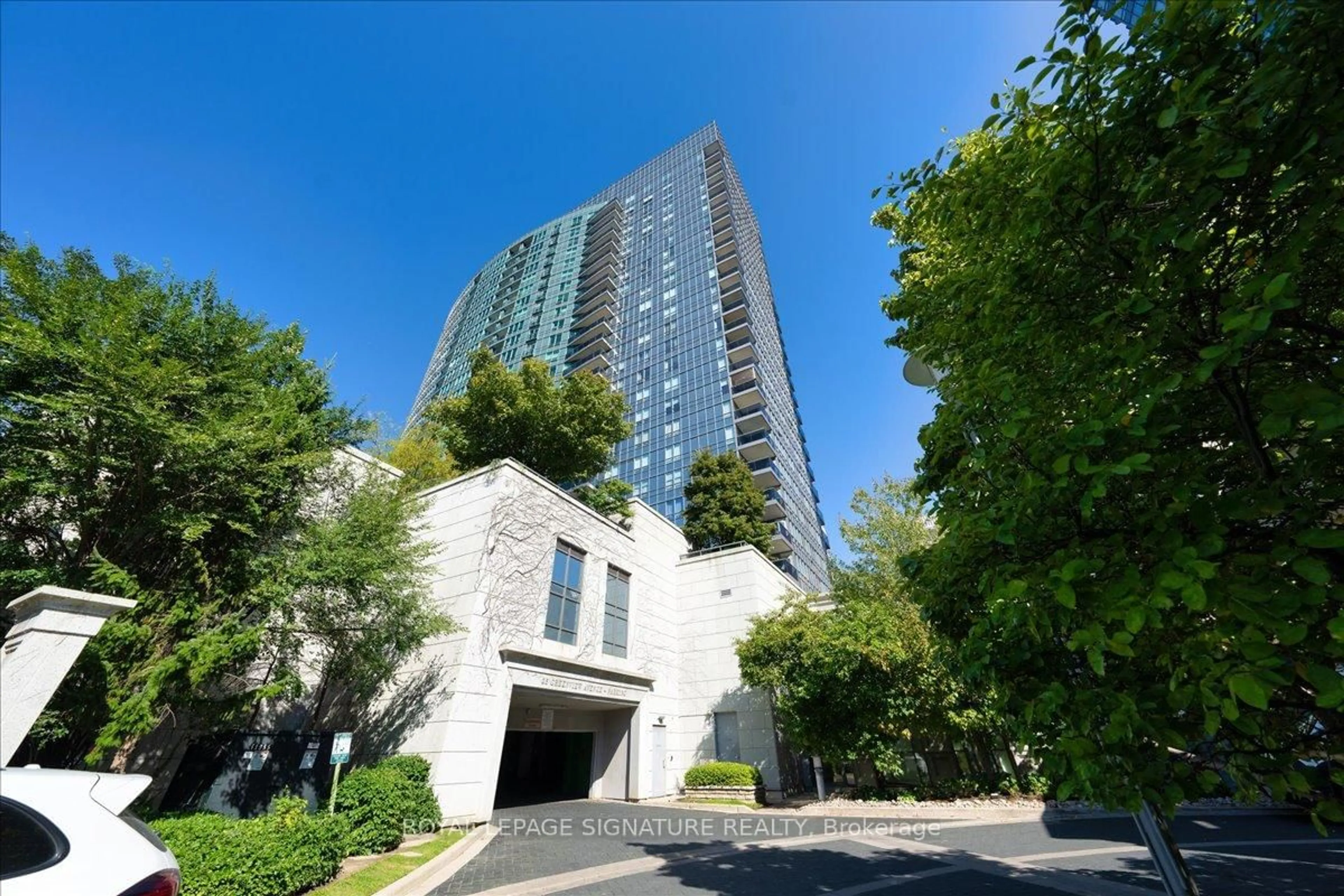 Indoor foyer for 25 Greenview Ave #1520, Toronto Ontario M2M 0A5