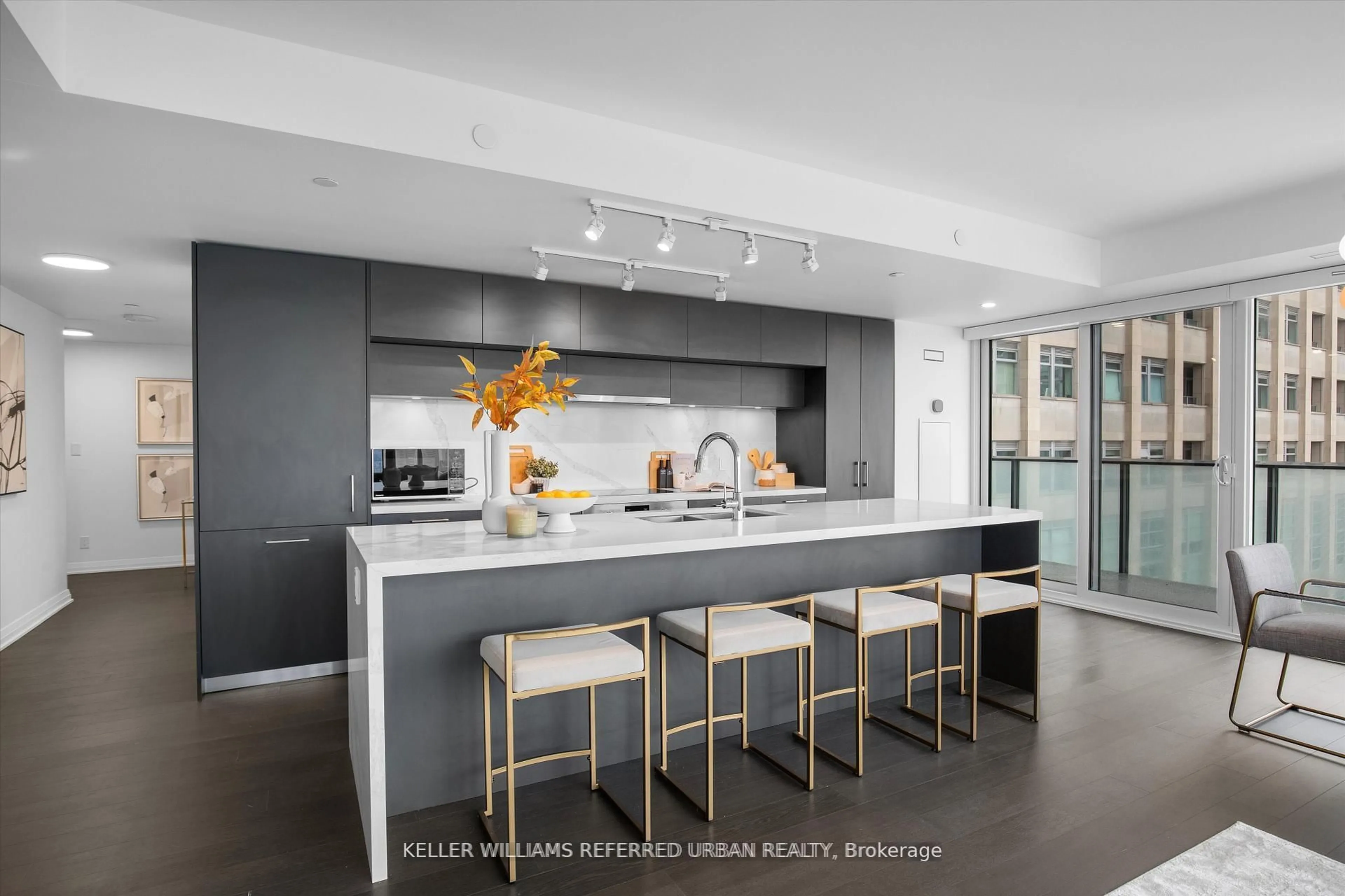 Contemporary kitchen, unknown for 99 Foxbar Rd #1510, Toronto Ontario M4V 2G5