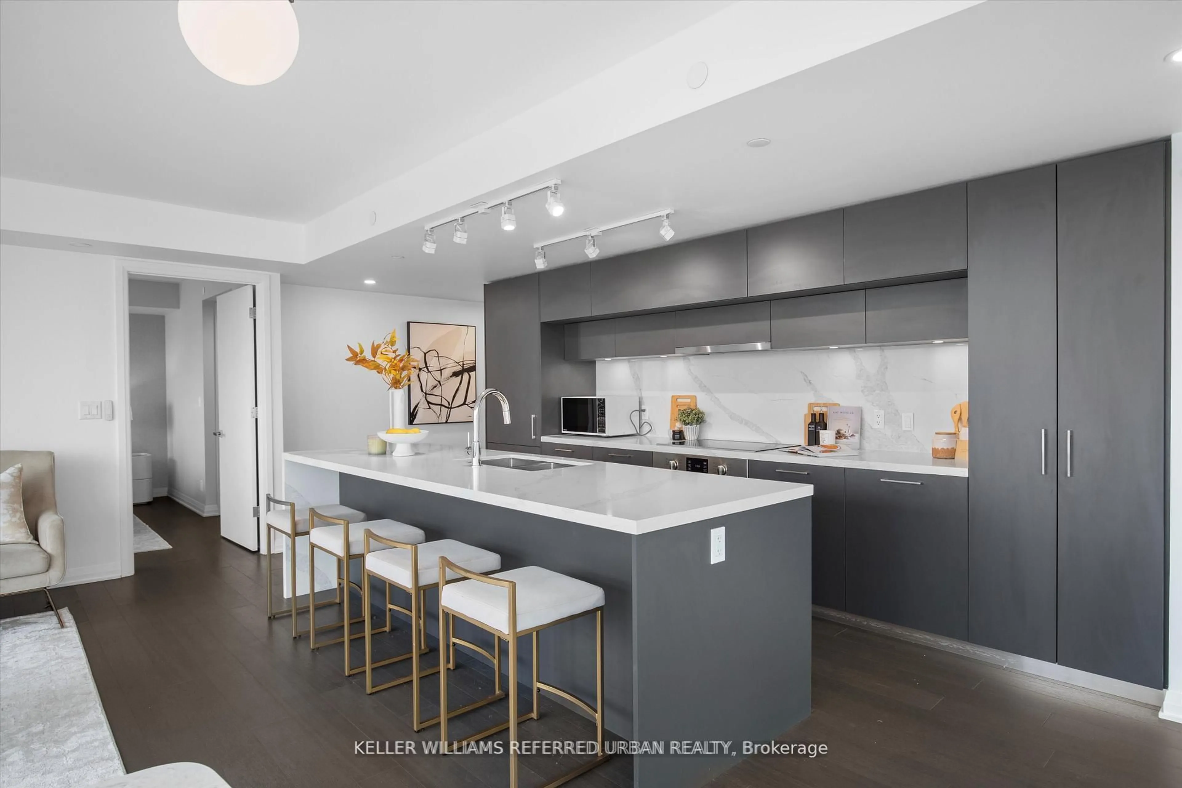 Contemporary kitchen, unknown for 99 Foxbar Rd #1510, Toronto Ontario M4V 2G5