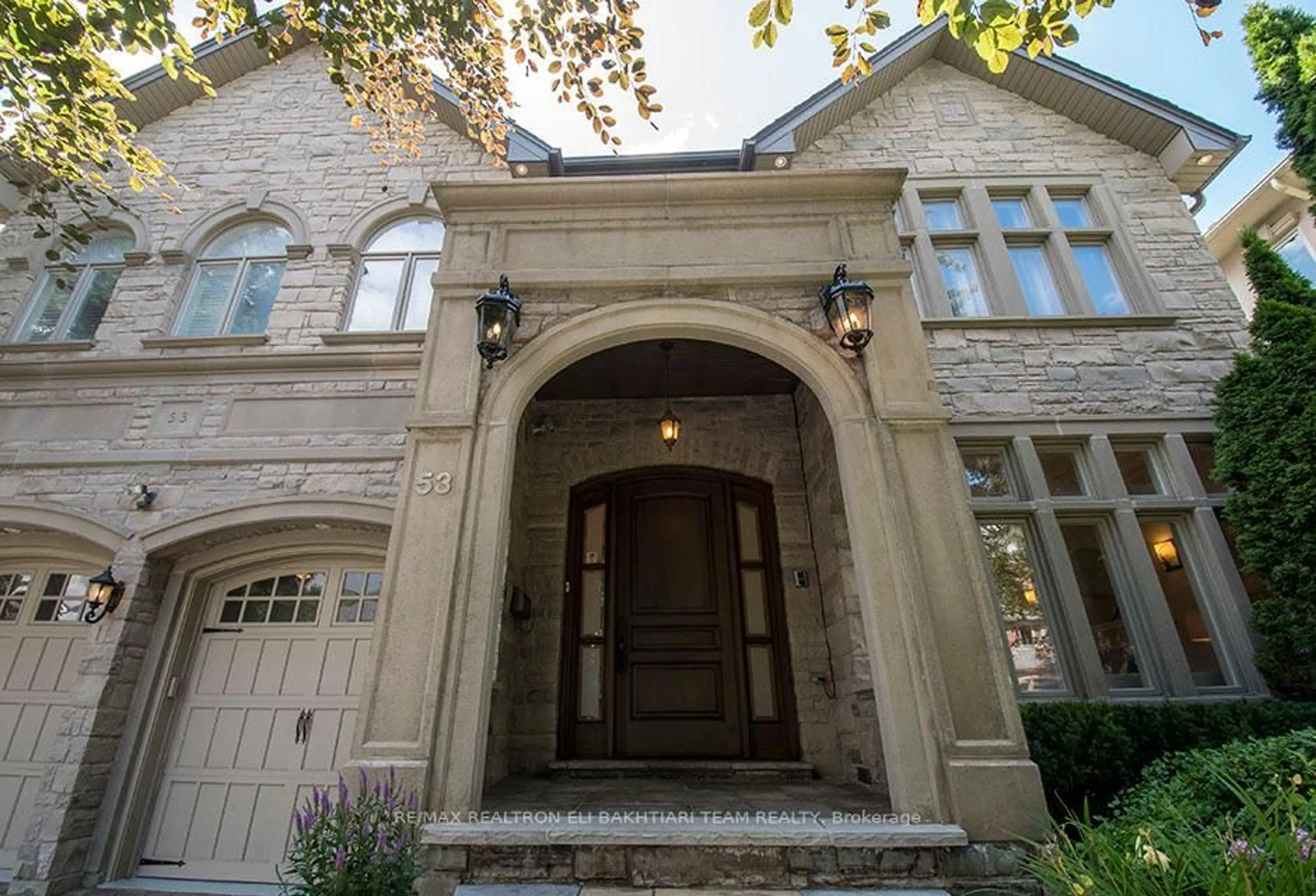Unknown for 53 York Rd, Toronto Ontario M2L 1H7
