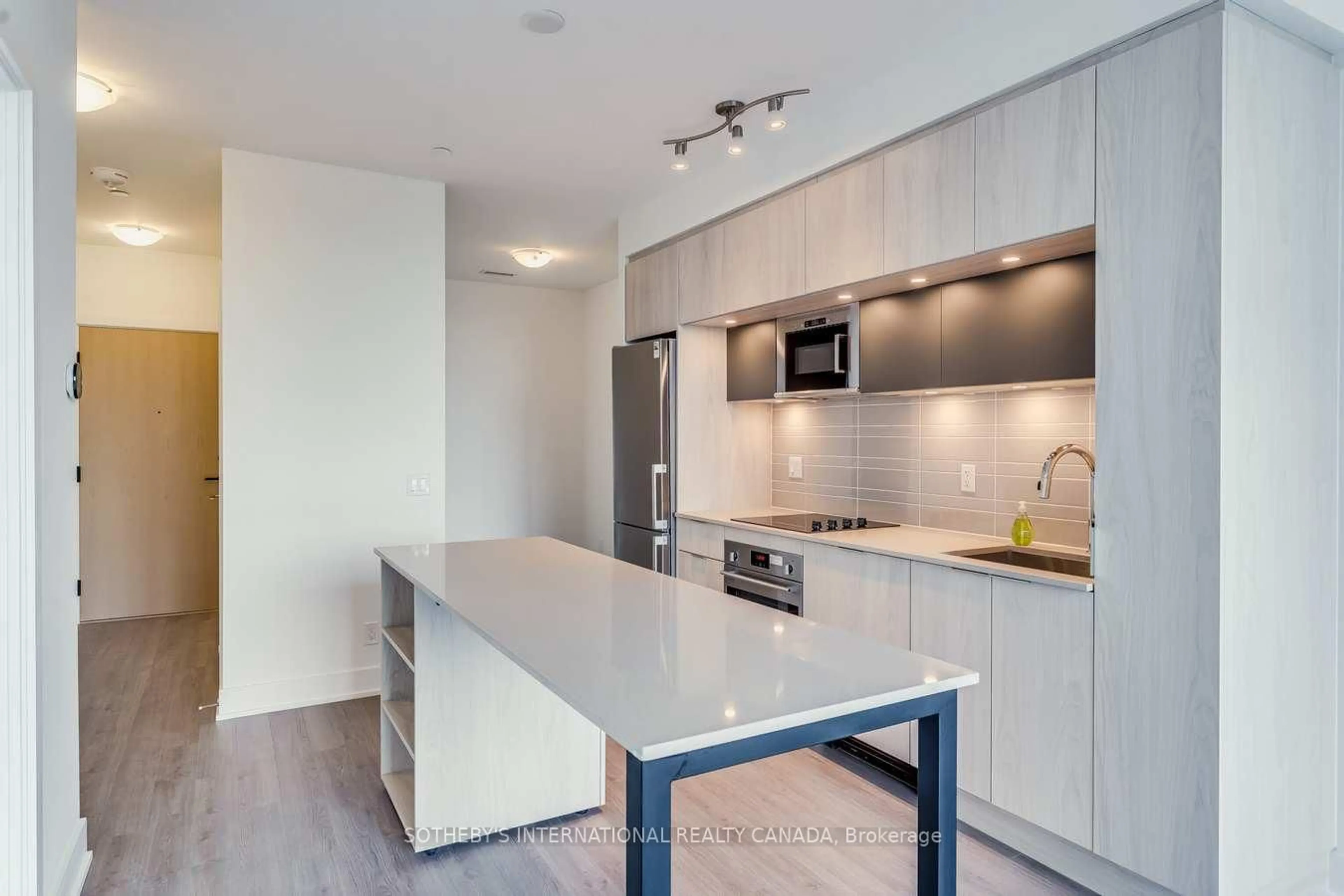 Open concept kitchen, unknown for 1 Belsize Dr #405, Toronto Ontario M4S 0B9