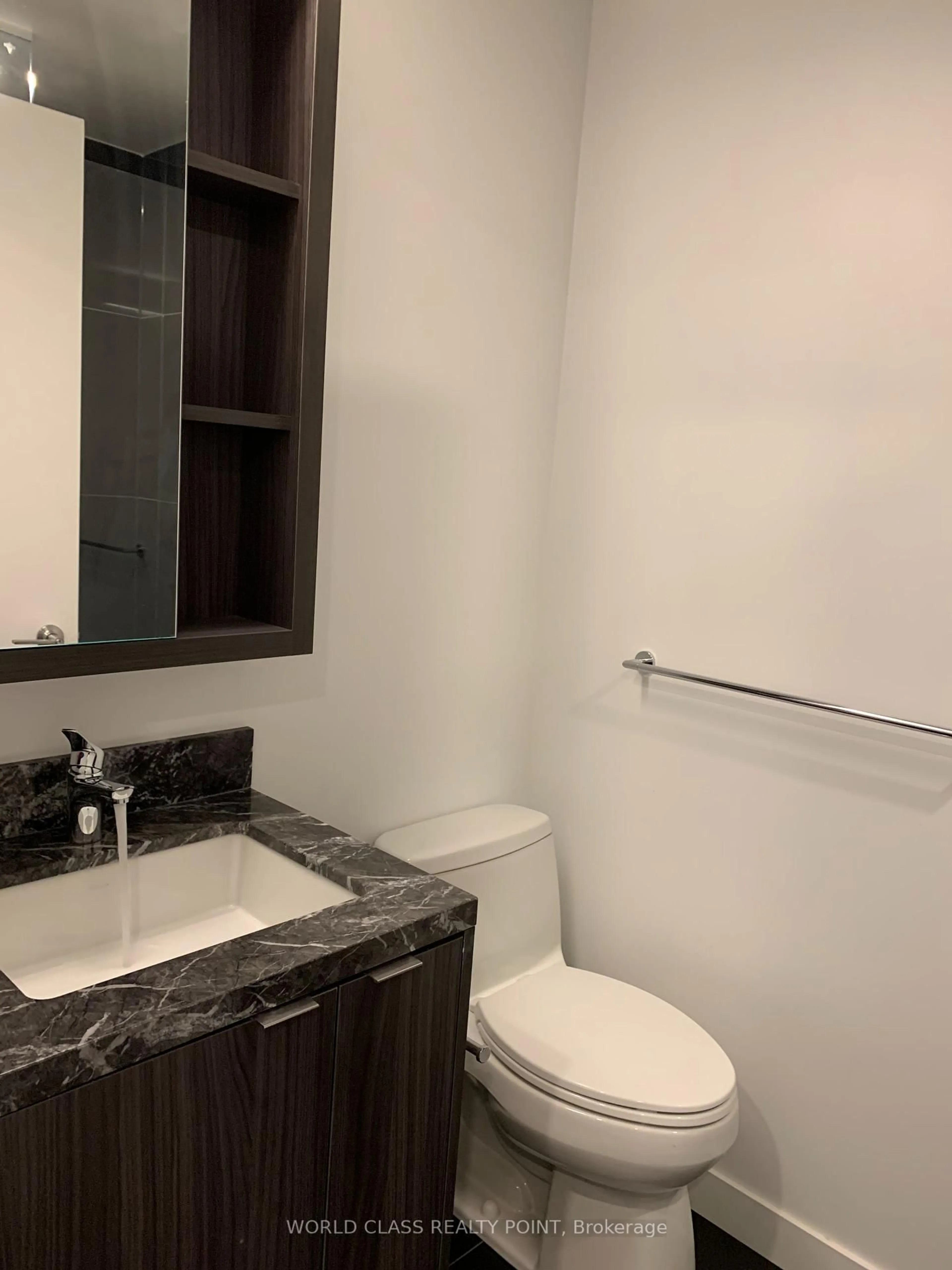 A pic of a room for 115 Blue Jays Way #1912, Toronto Ontario M5V 0N4