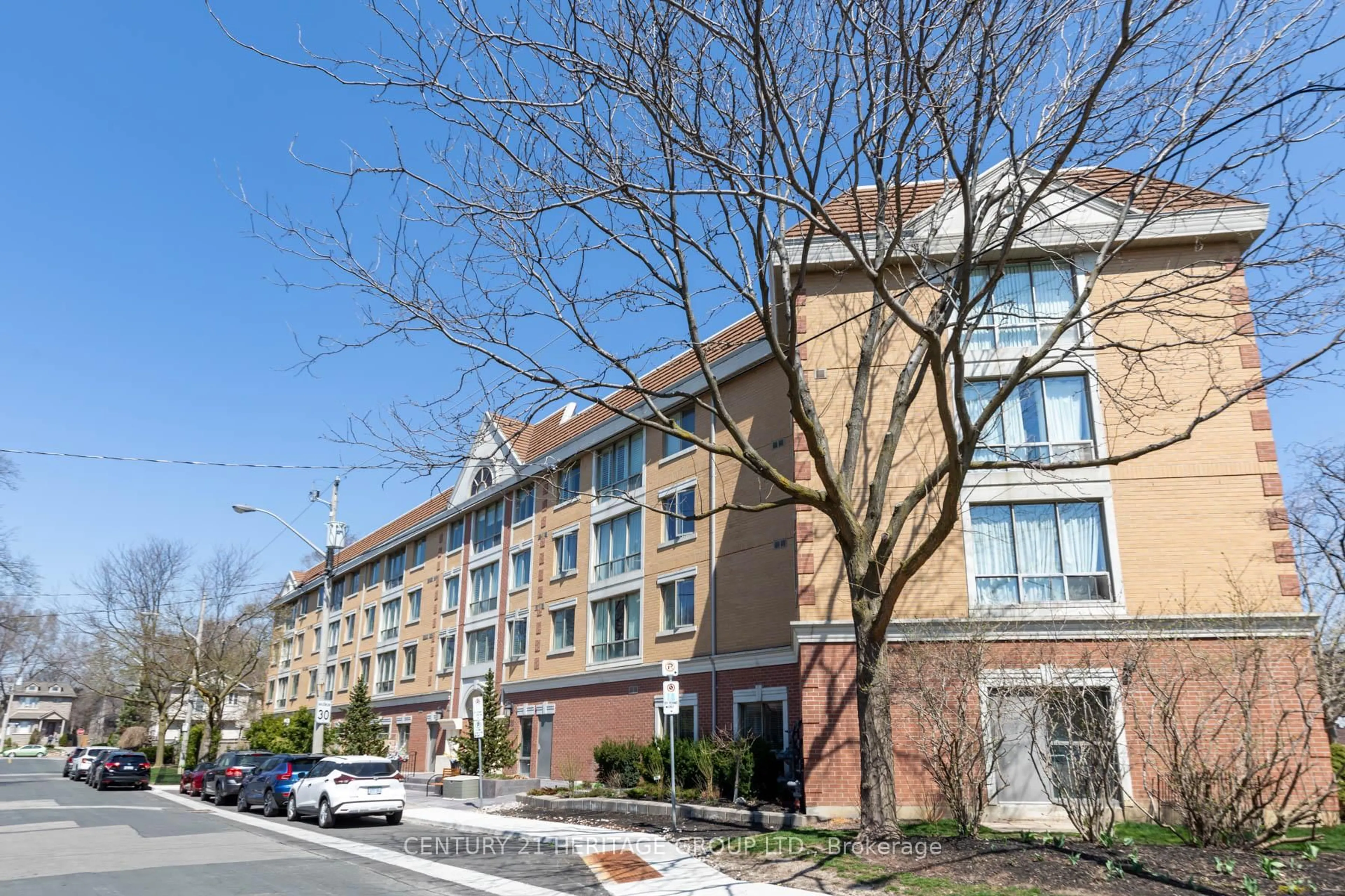 Patio, street for 211 Randolph Rd #303, Toronto Ontario M4G 4H1