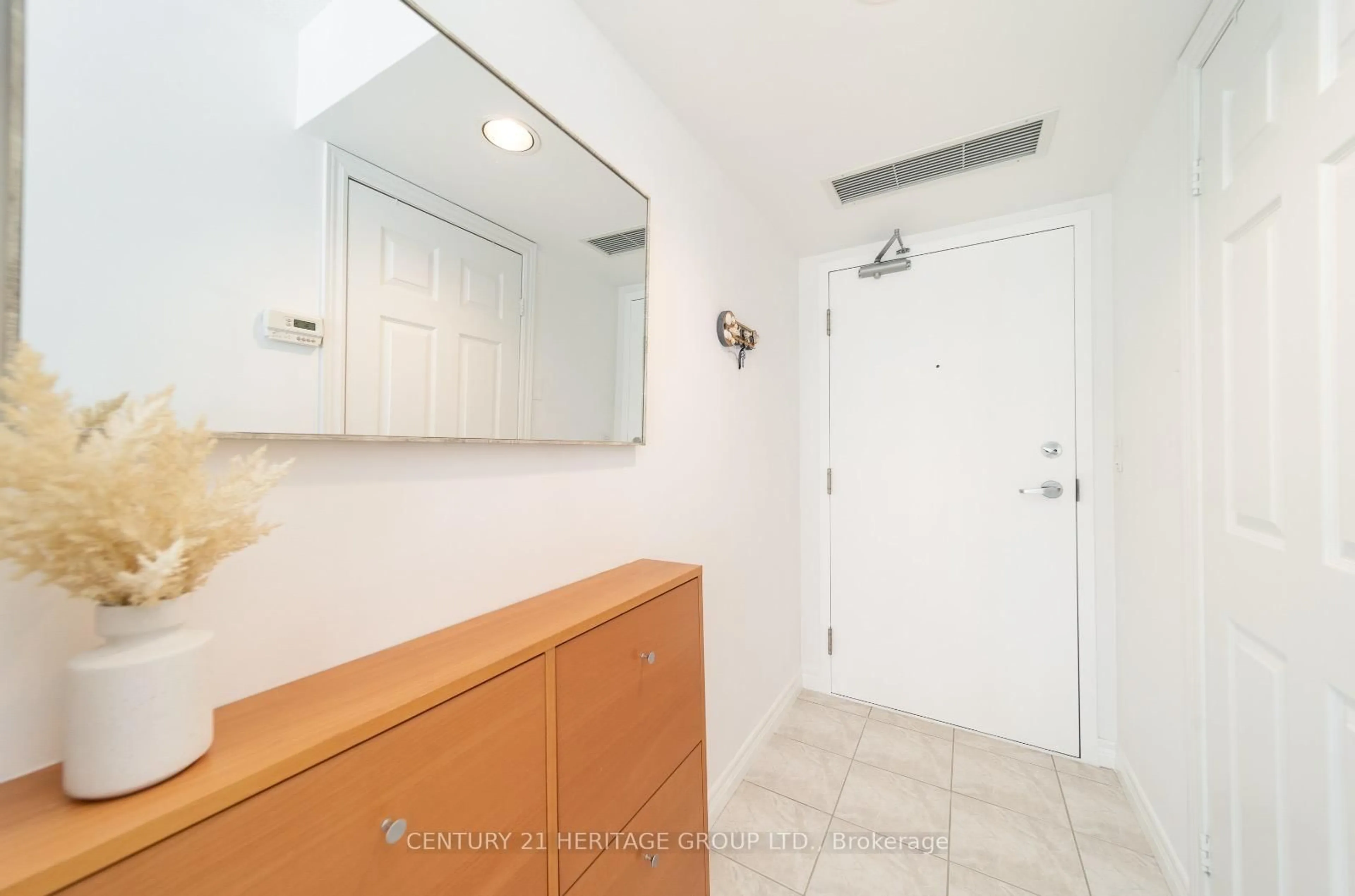Unknown for 211 Randolph Rd #303, Toronto Ontario M4G 4H1