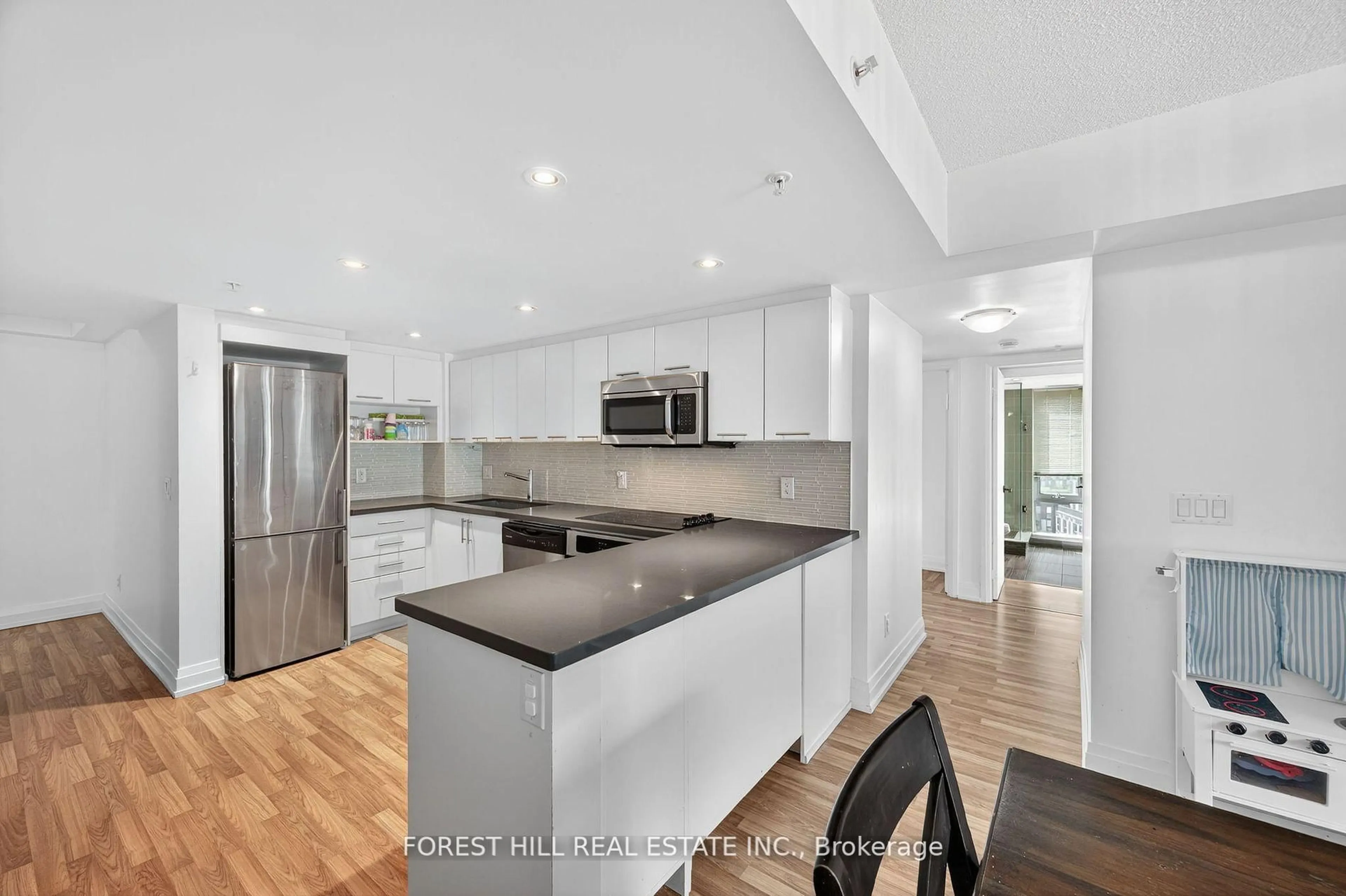 Open concept kitchen, unknown for 565 Wilson Ave #W1204, Toronto Ontario M3H 0C6
