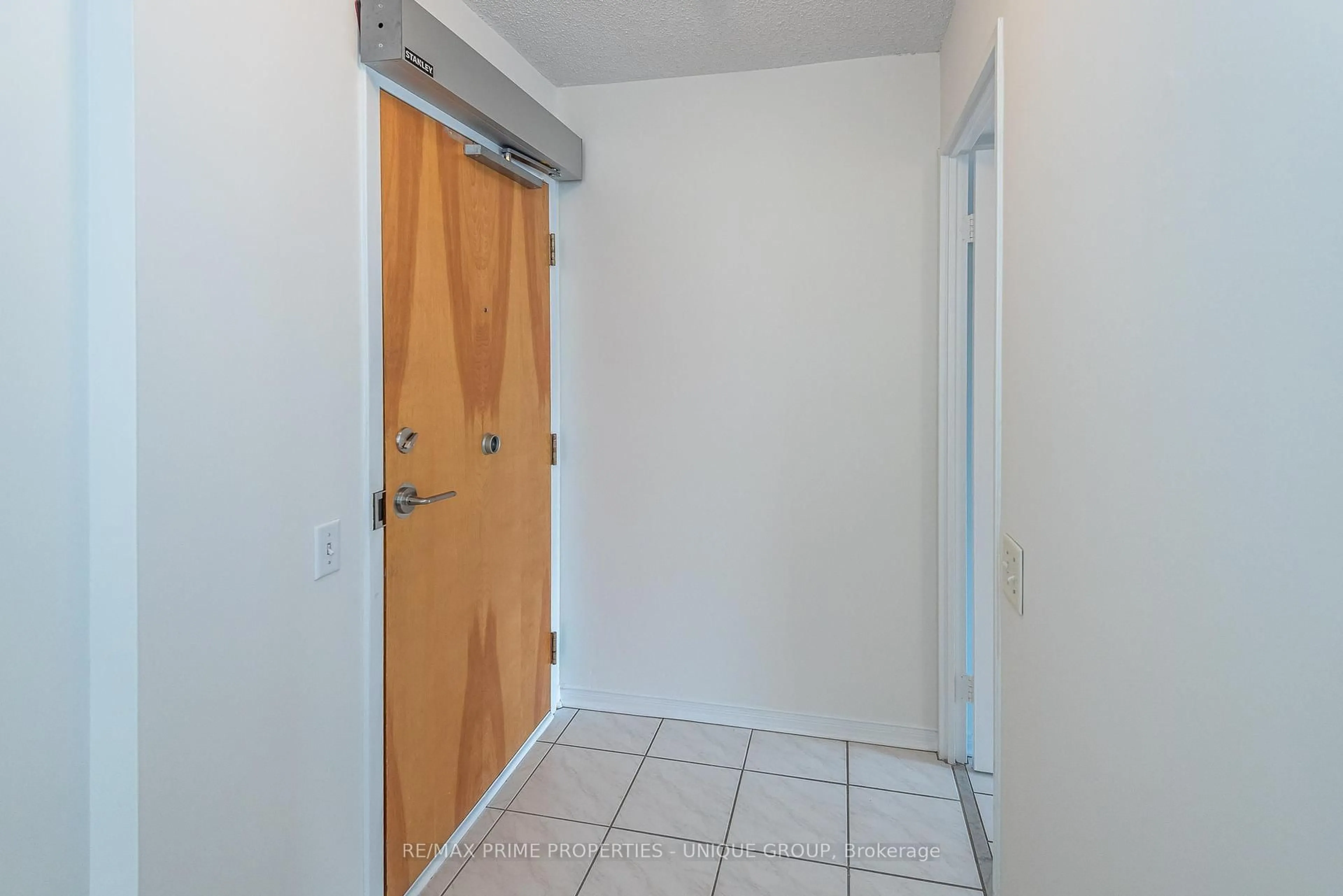 Indoor entryway for 39 Parliament St #703, Toronto Ontario M5A 4R2