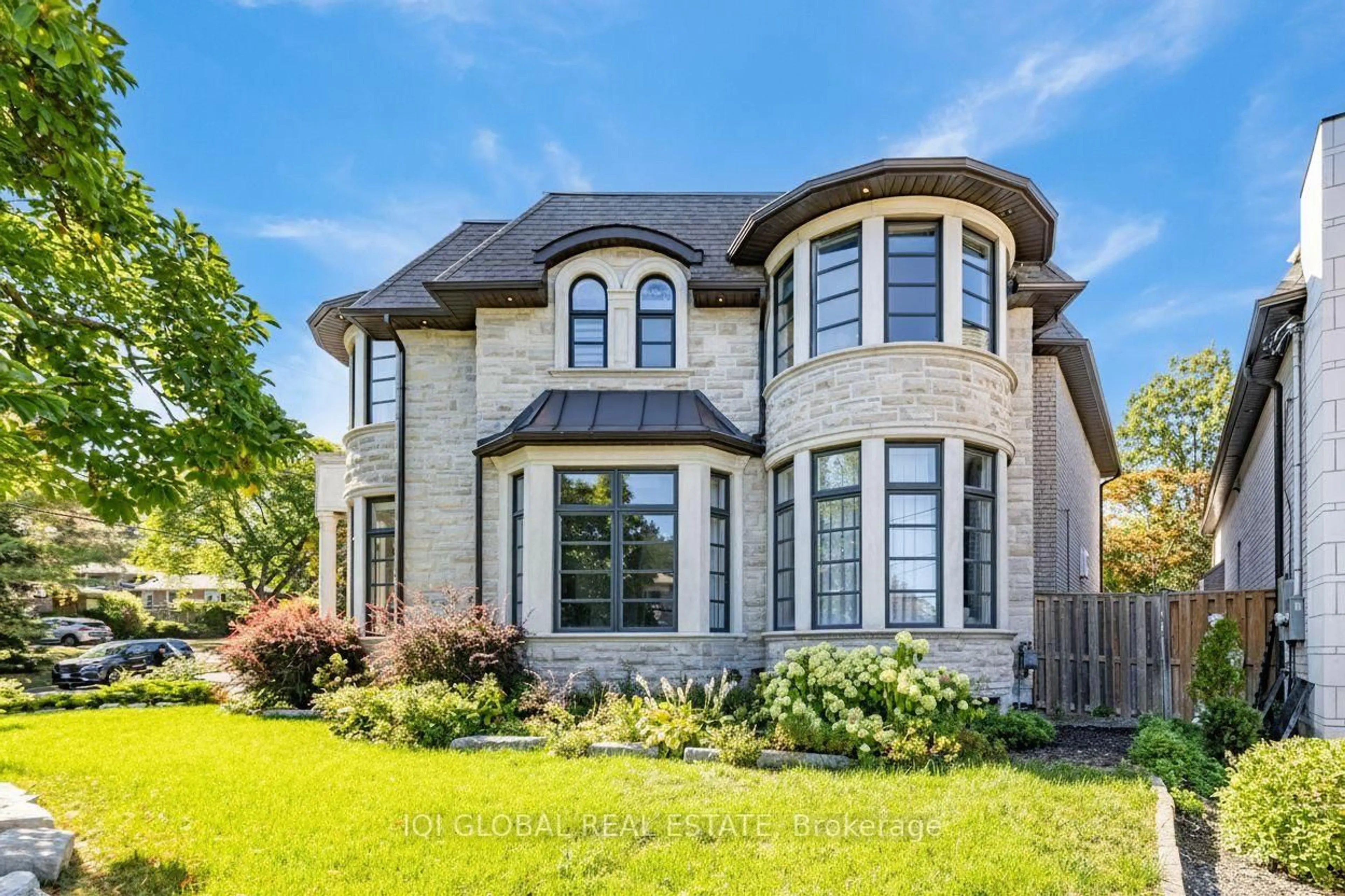Home with brick exterior material, building for 29 Alderdale Crt, Toronto Ontario M3B 2H8