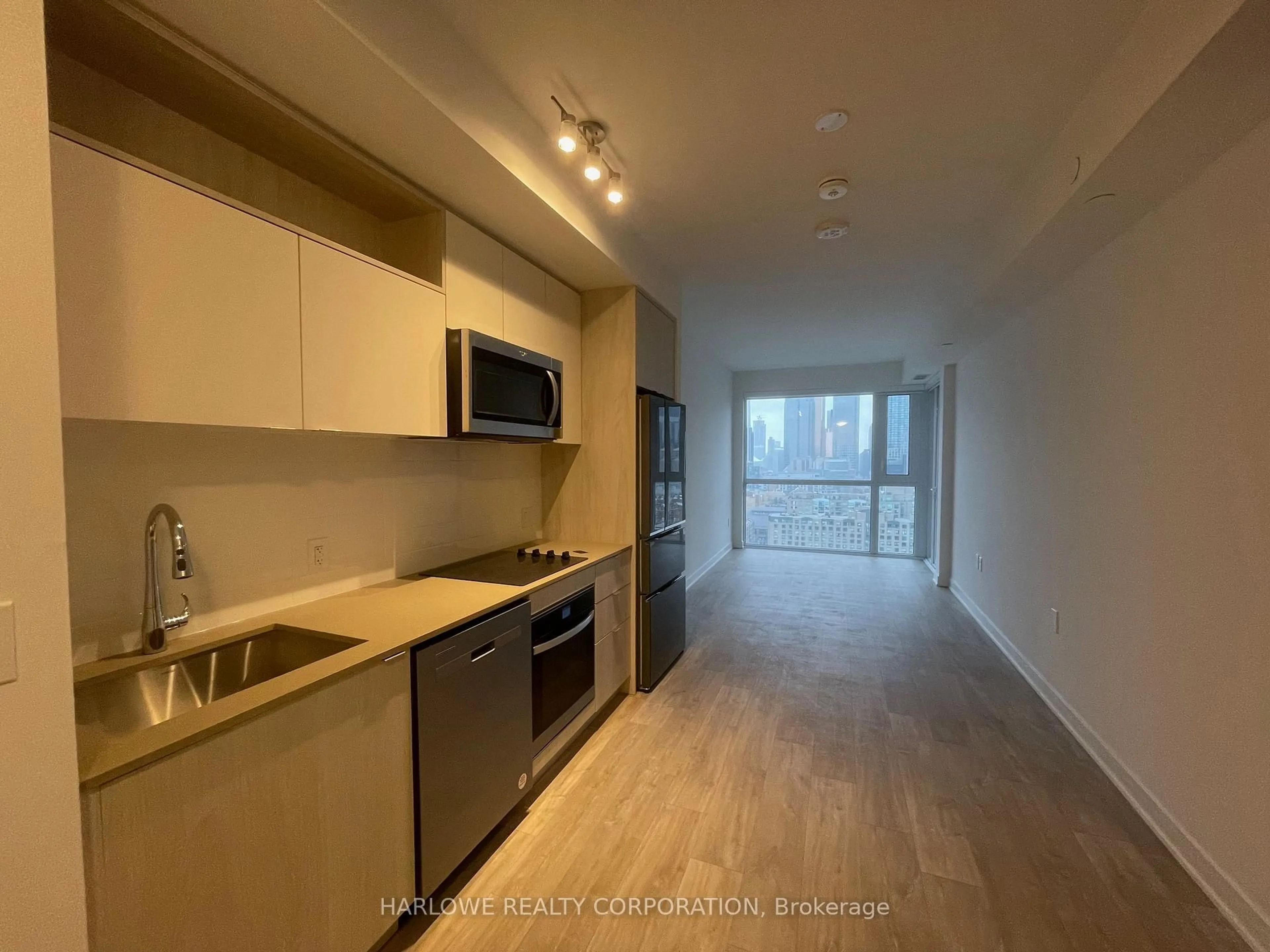 Standard kitchen, unknown for 121 Lower Sherbourne St #LPH1848, Toronto Ontario M5A 0W8