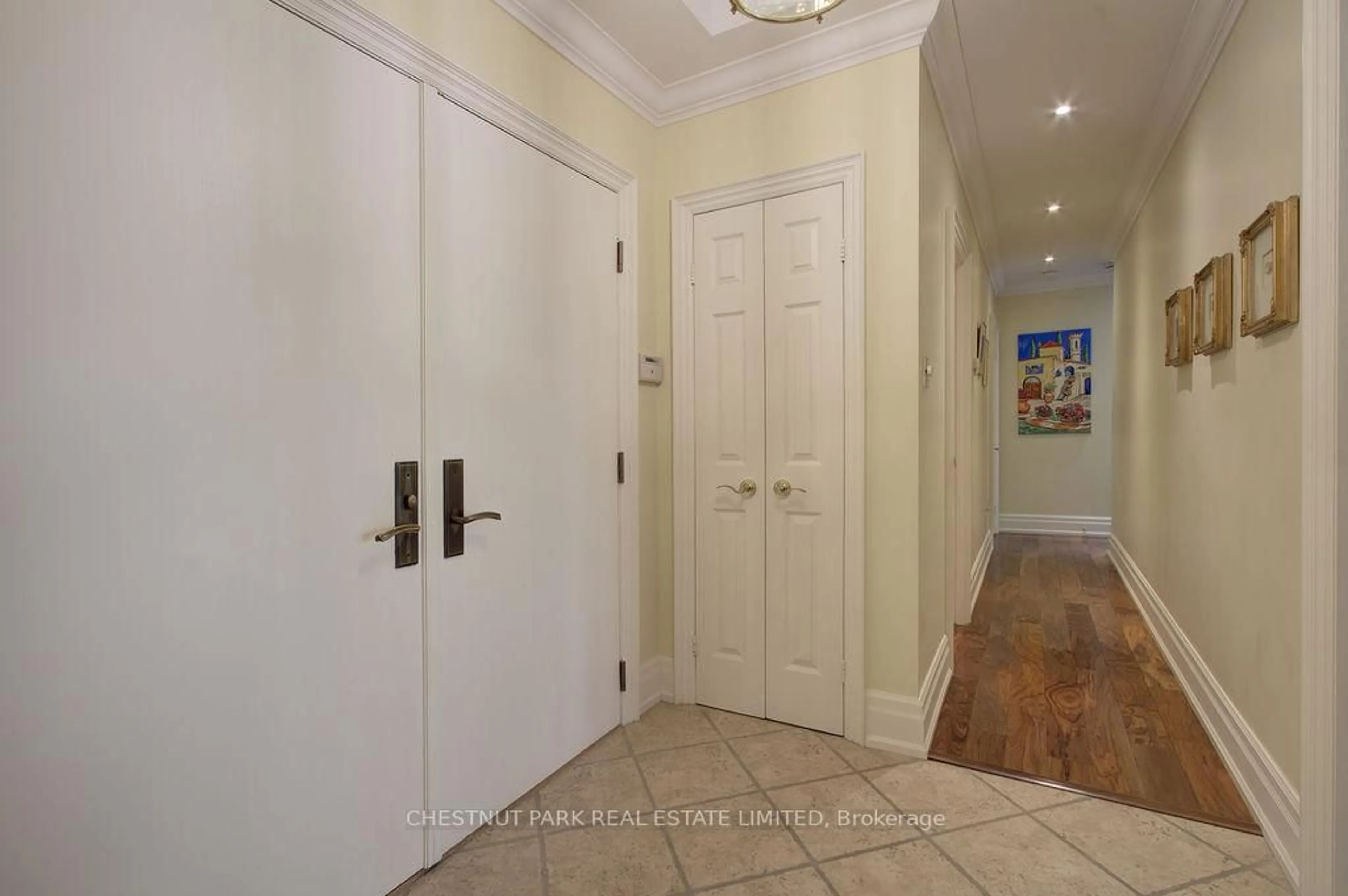 Indoor foyer for 3900 Yonge St #PH 10, Toronto Ontario M4N 3N6