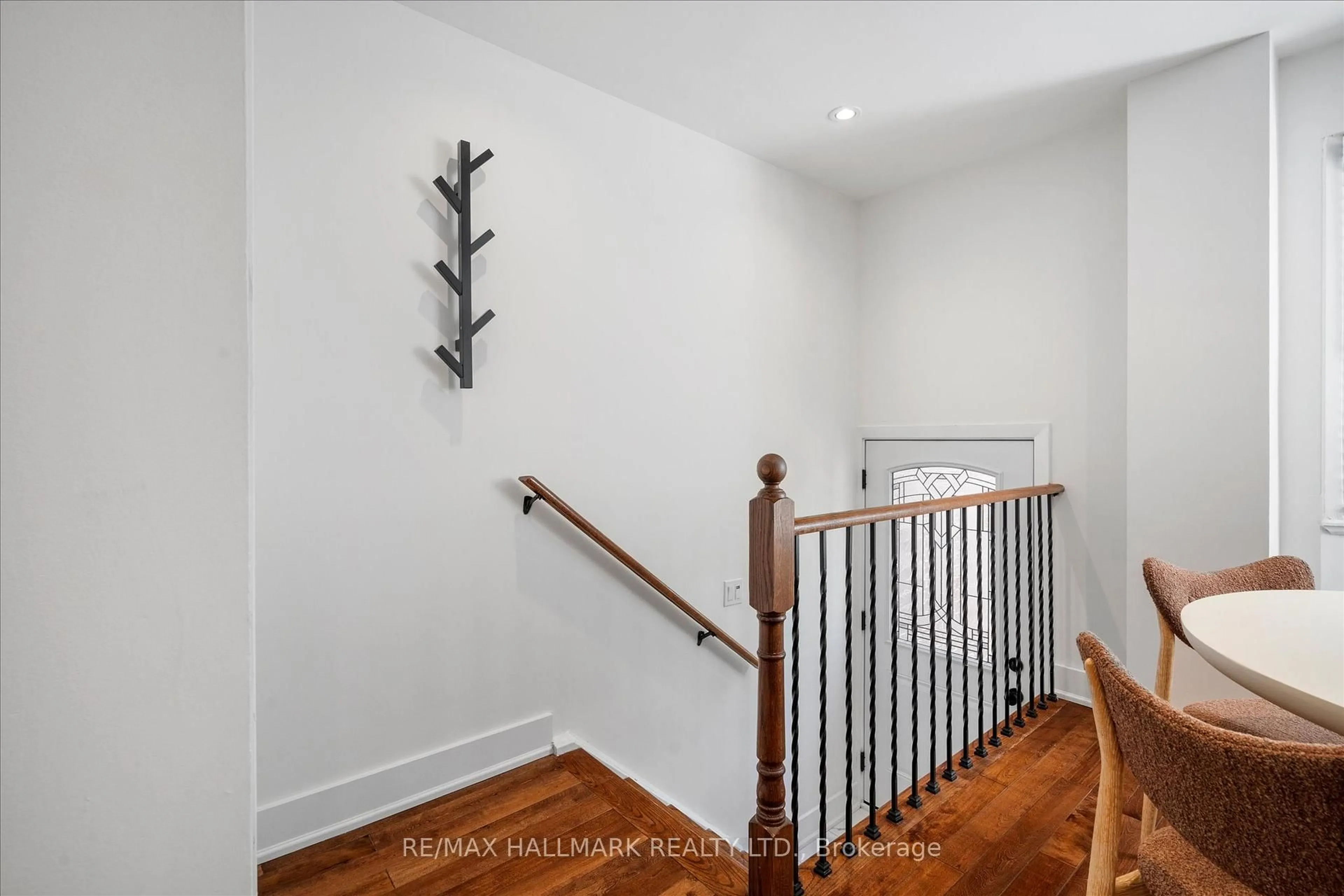 Unknown for 18 Sydenham St, Toronto Ontario M5A 4H6