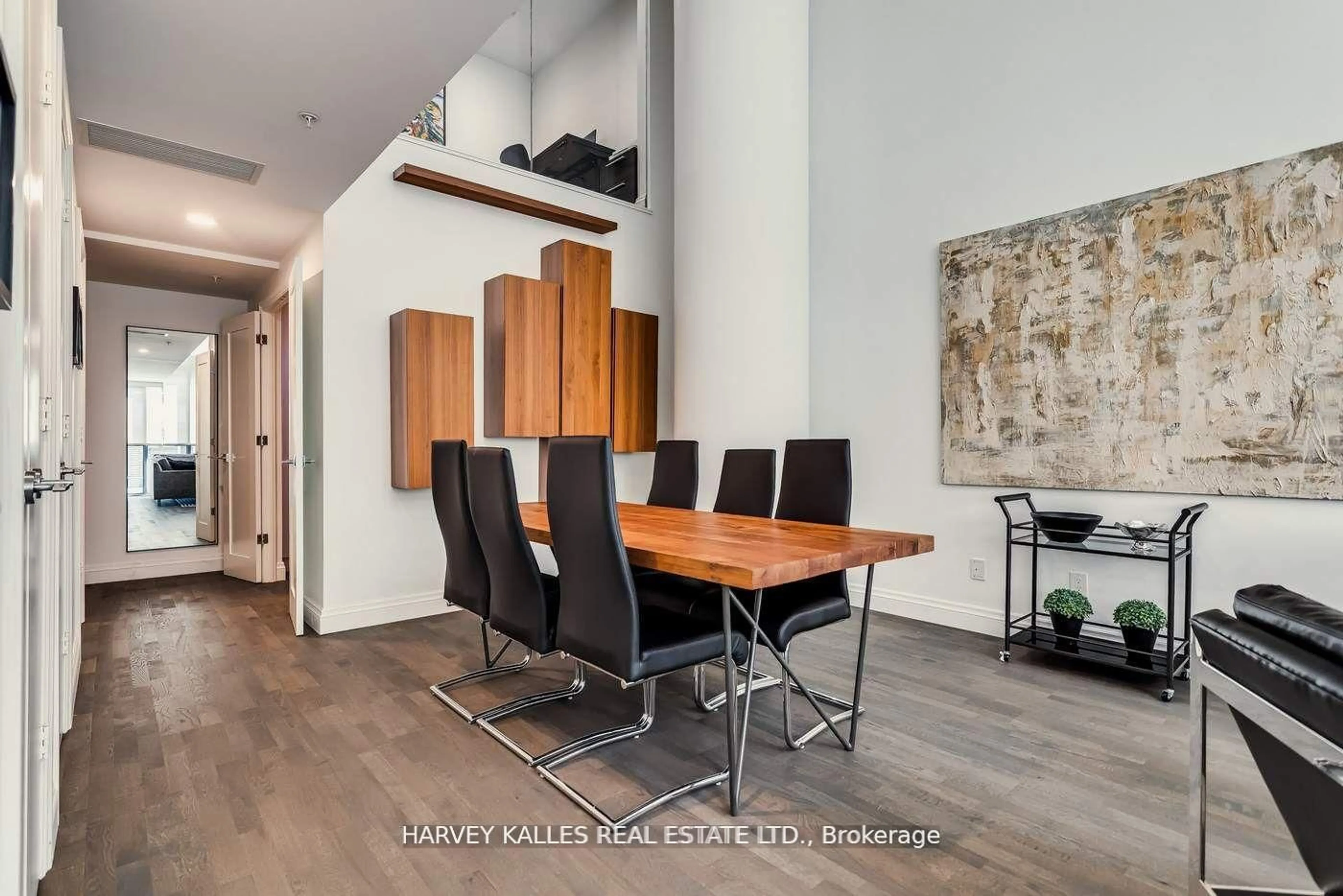 Dining room, wood/laminate floor for 101 Charles St #801, Toronto Ontario M4Y 0A9