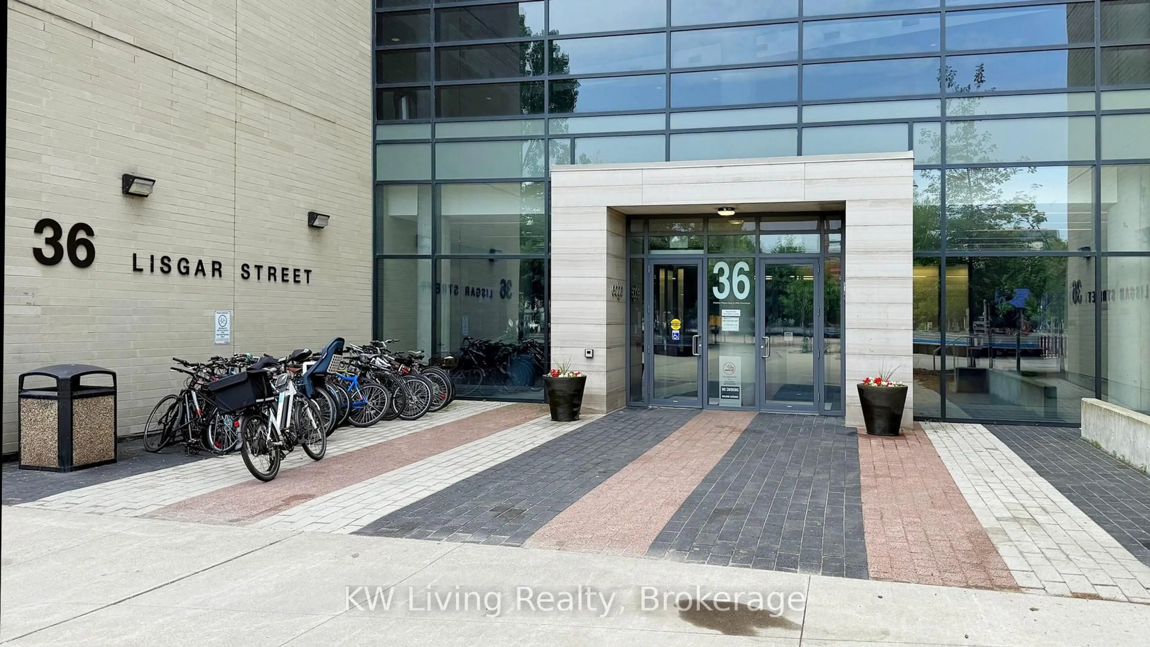 Indoor foyer for 36 Lisgar St #1211E, Toronto Ontario M6J 0G7
