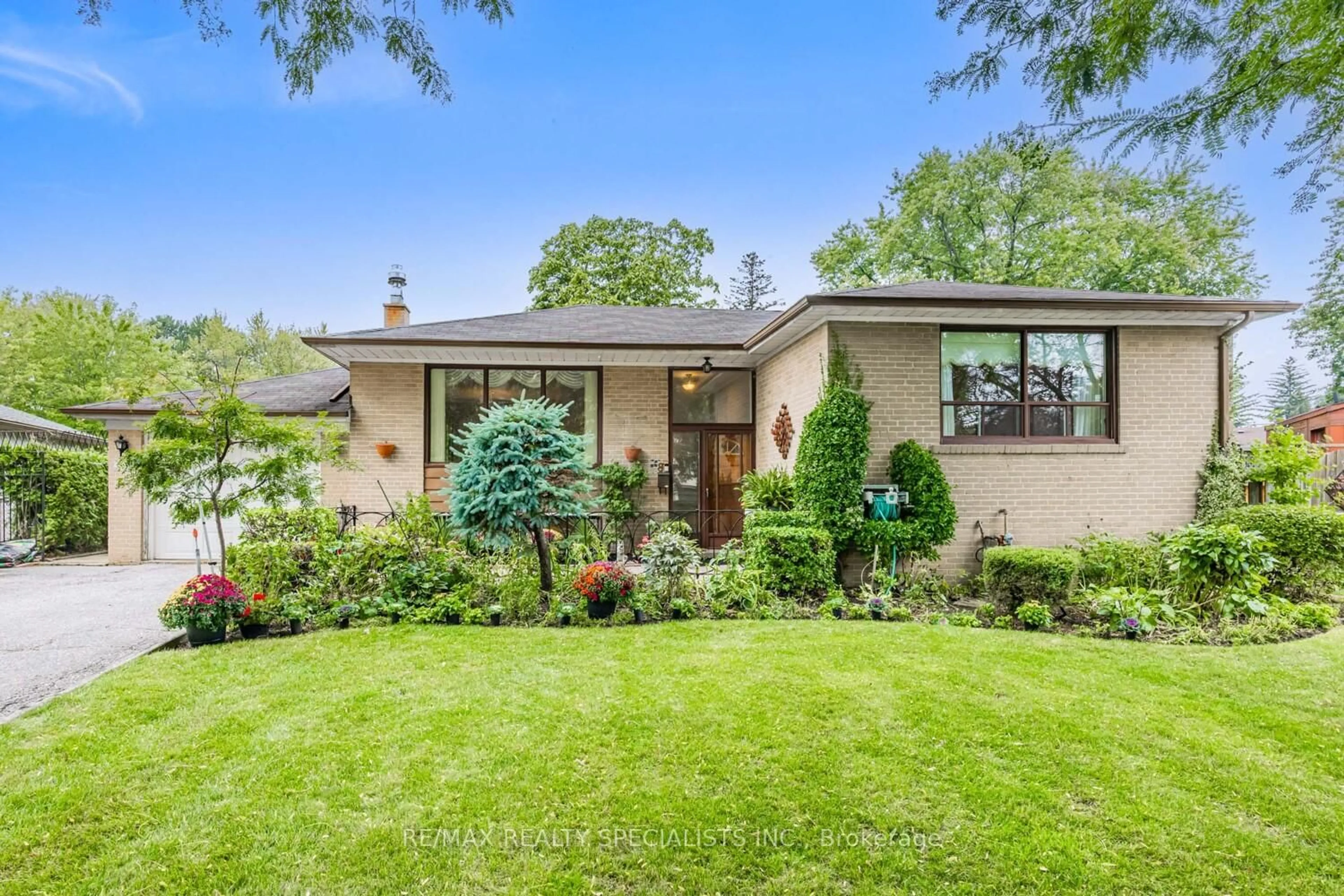 Home with brick exterior material, street for 8 Charnwood Rd, Toronto Ontario M3B 2P8