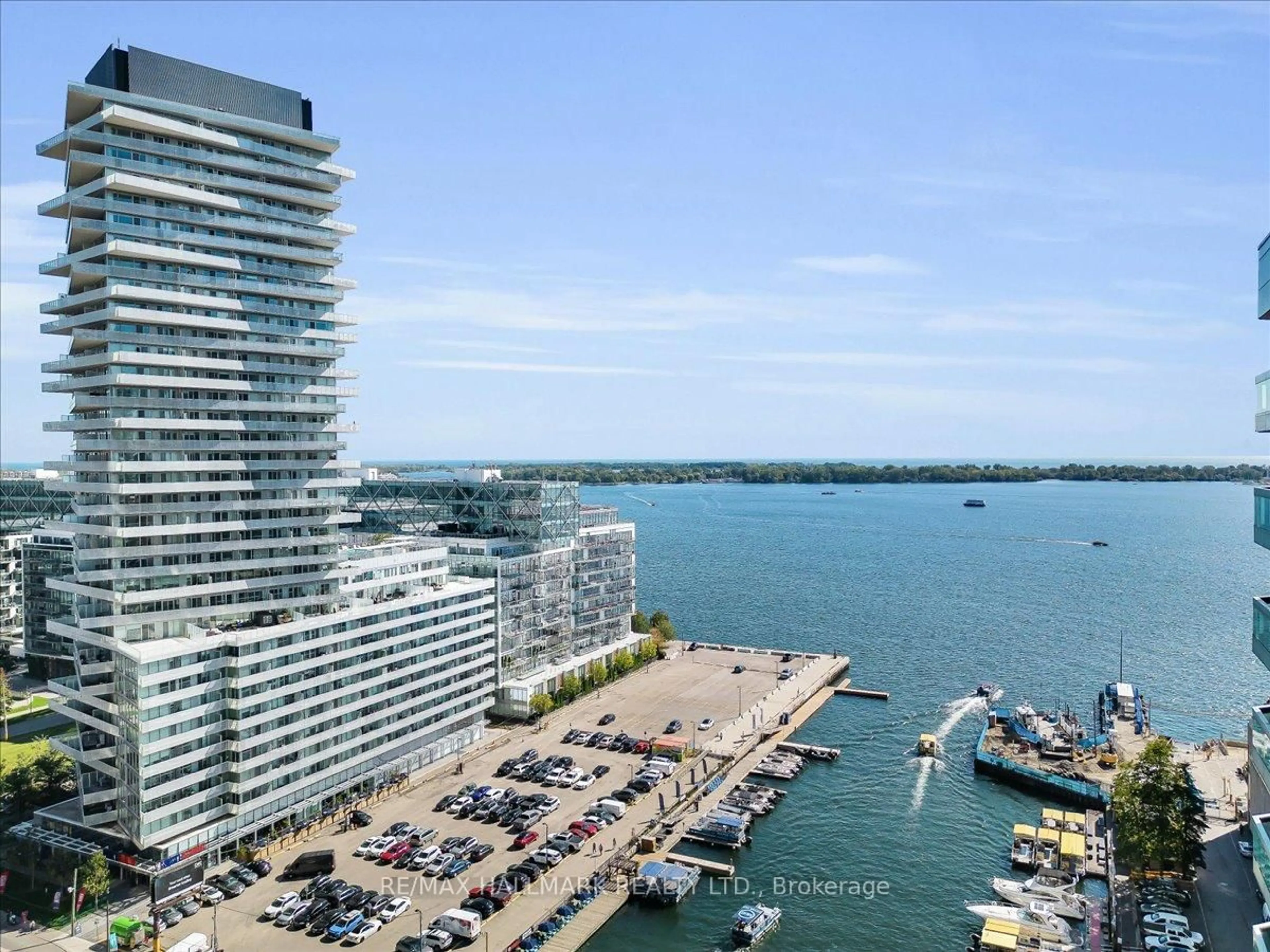 Blurry image for 15 Queens Quay #311, Toronto Ontario M5E 0A4