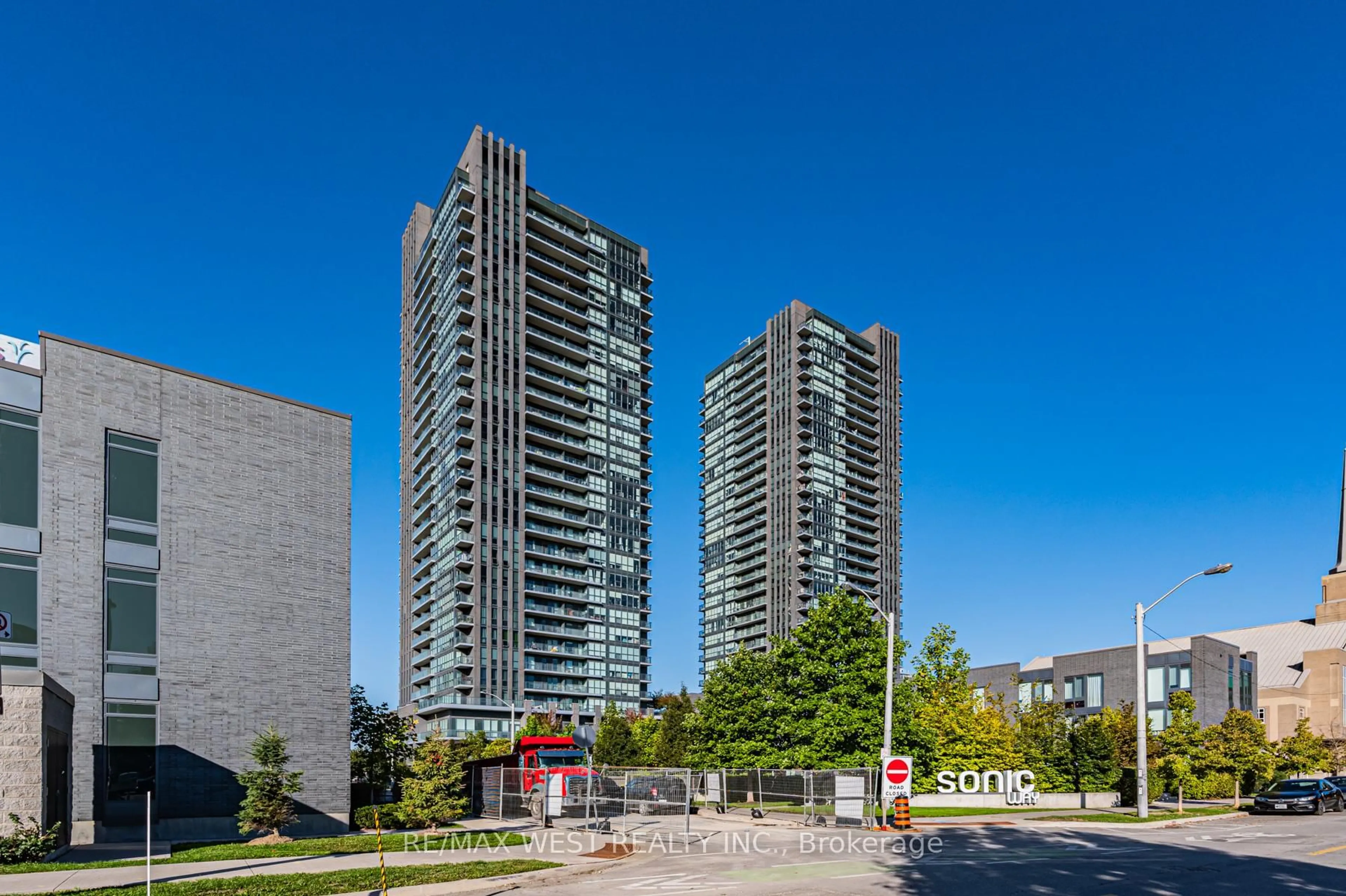 Unknown for 6 Sonic Way #1405, Toronto Ontario M3C 0P1