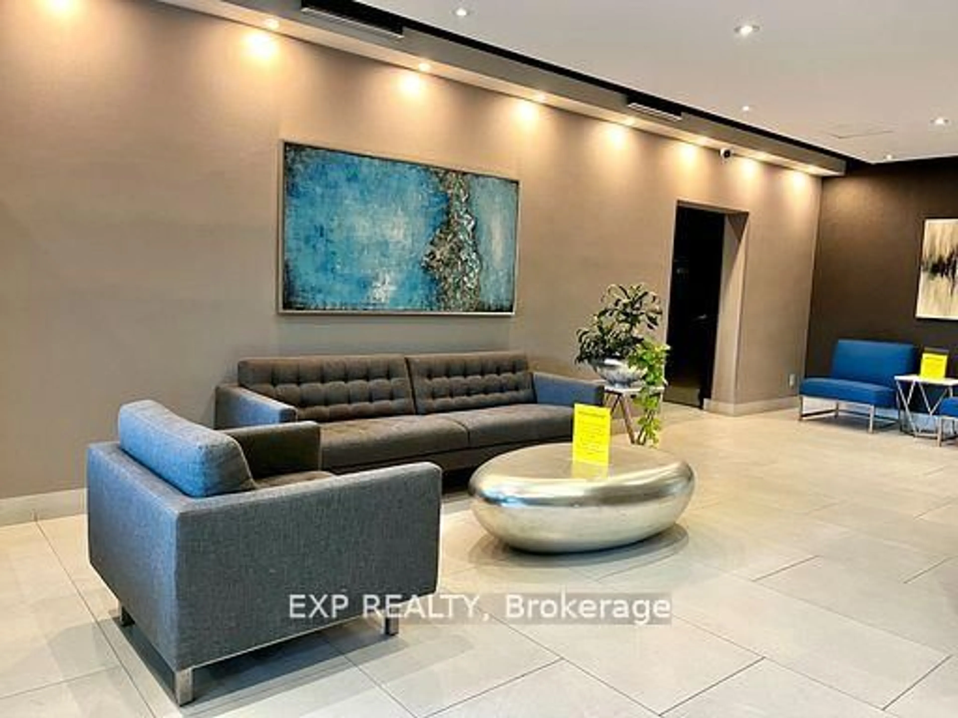 Lobby for 725 King St #705, Toronto Ontario M5V 2W9