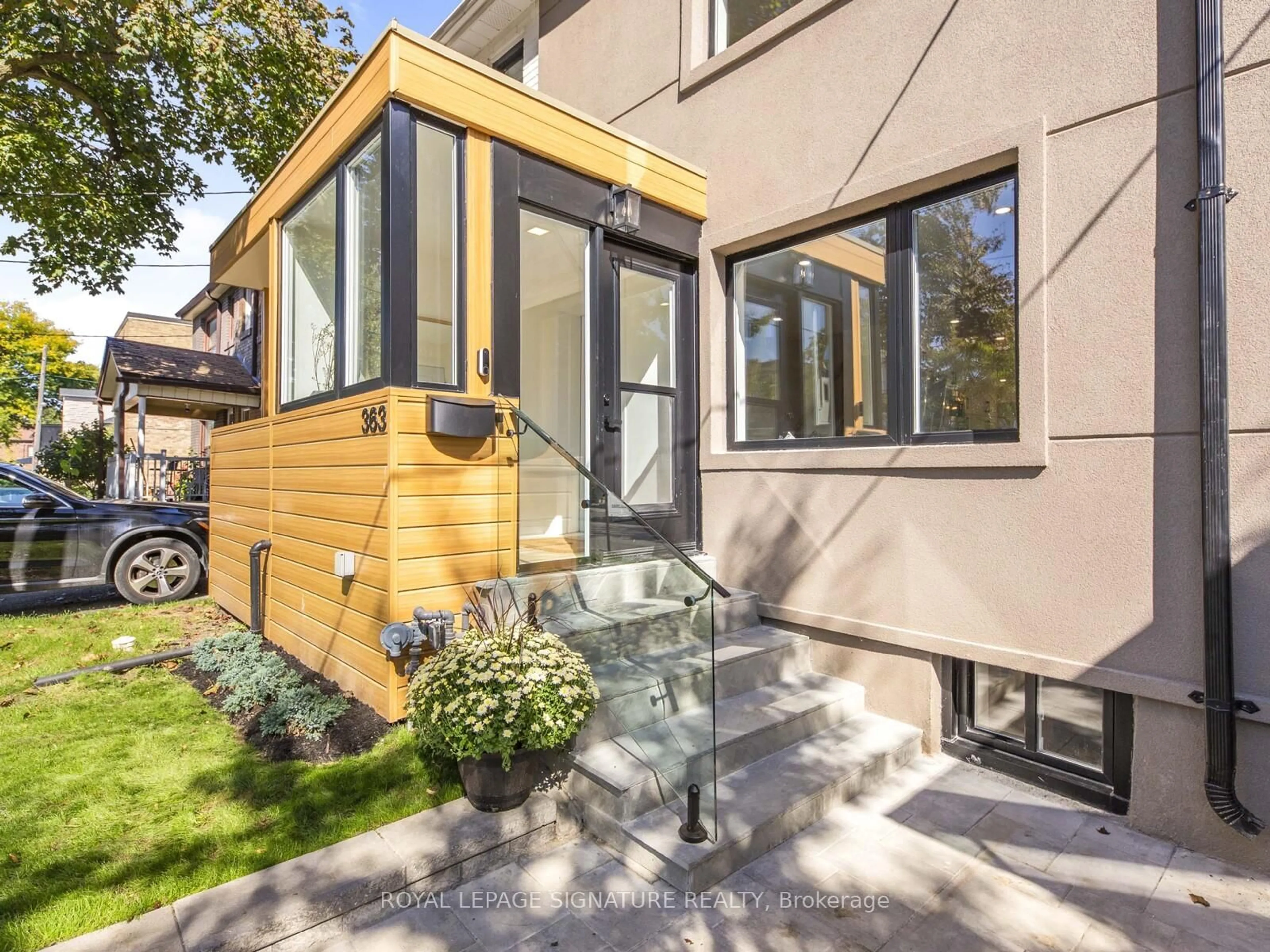Unknown for 363 Atlas Ave, Toronto Ontario M6C 3P8