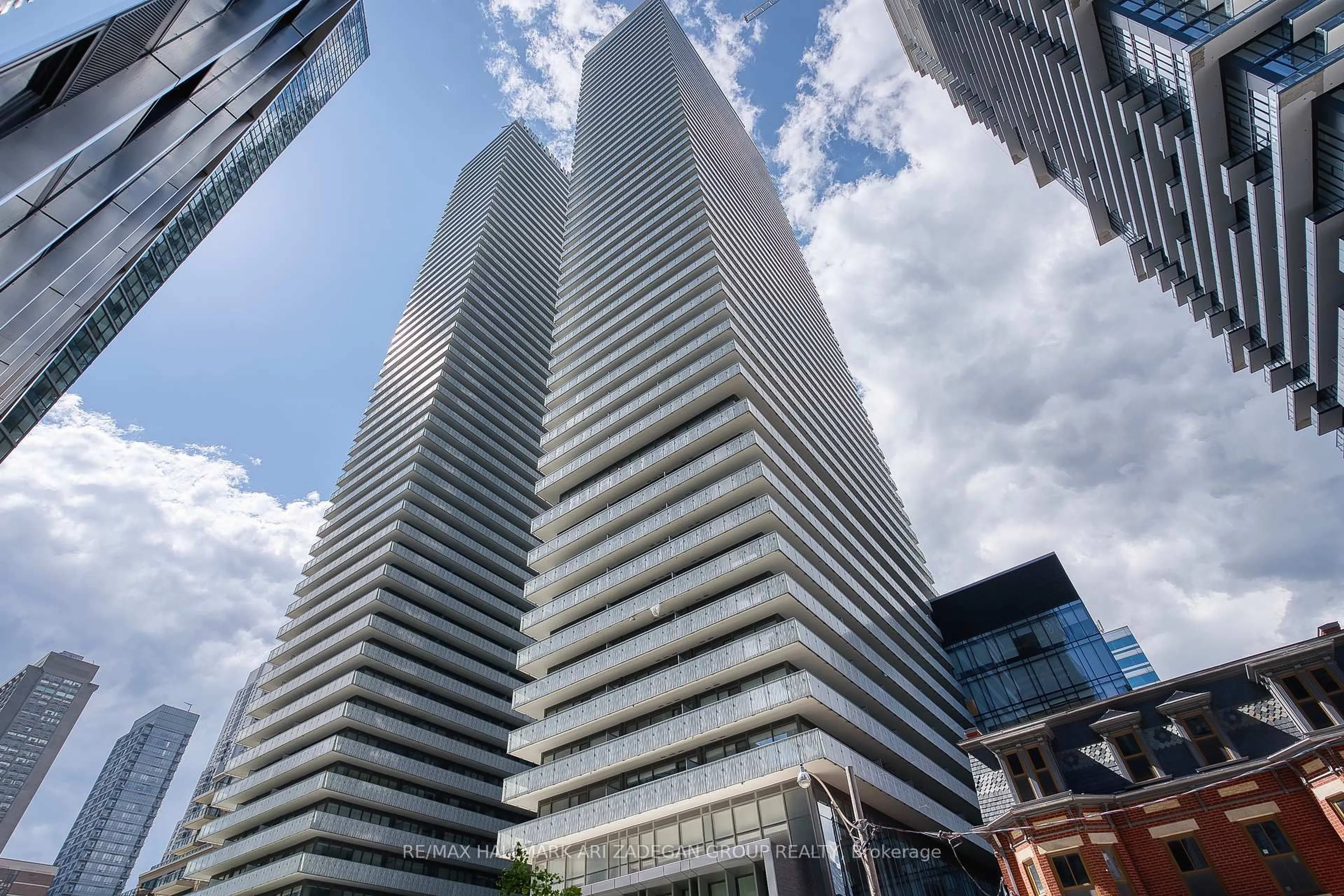 Unknown for 50 Charles St #1415, Toronto Ontario M4Y 0C3