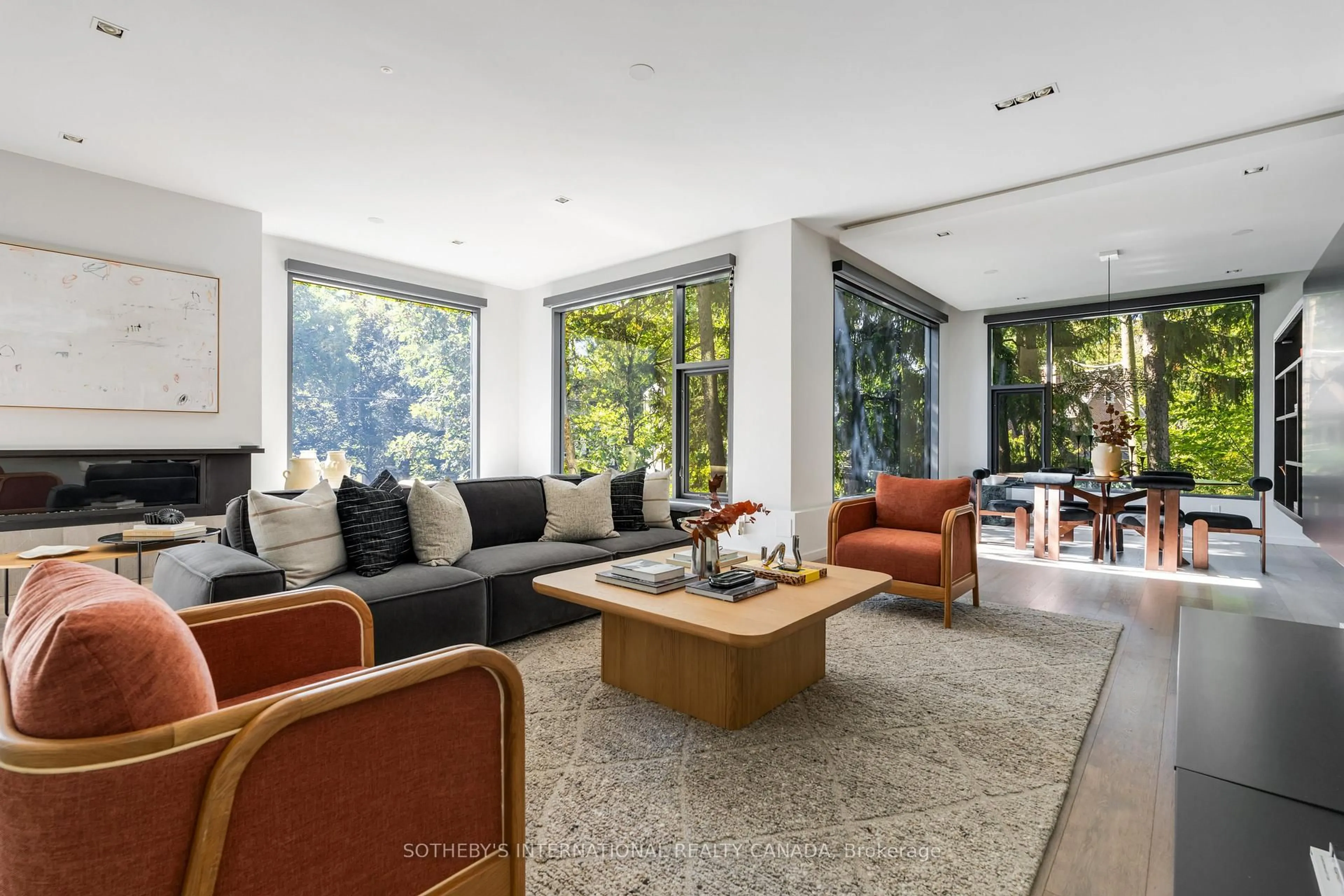 Living room with furniture, unknown for 2 Tarlton Rd, Toronto Ontario M5P 2M4