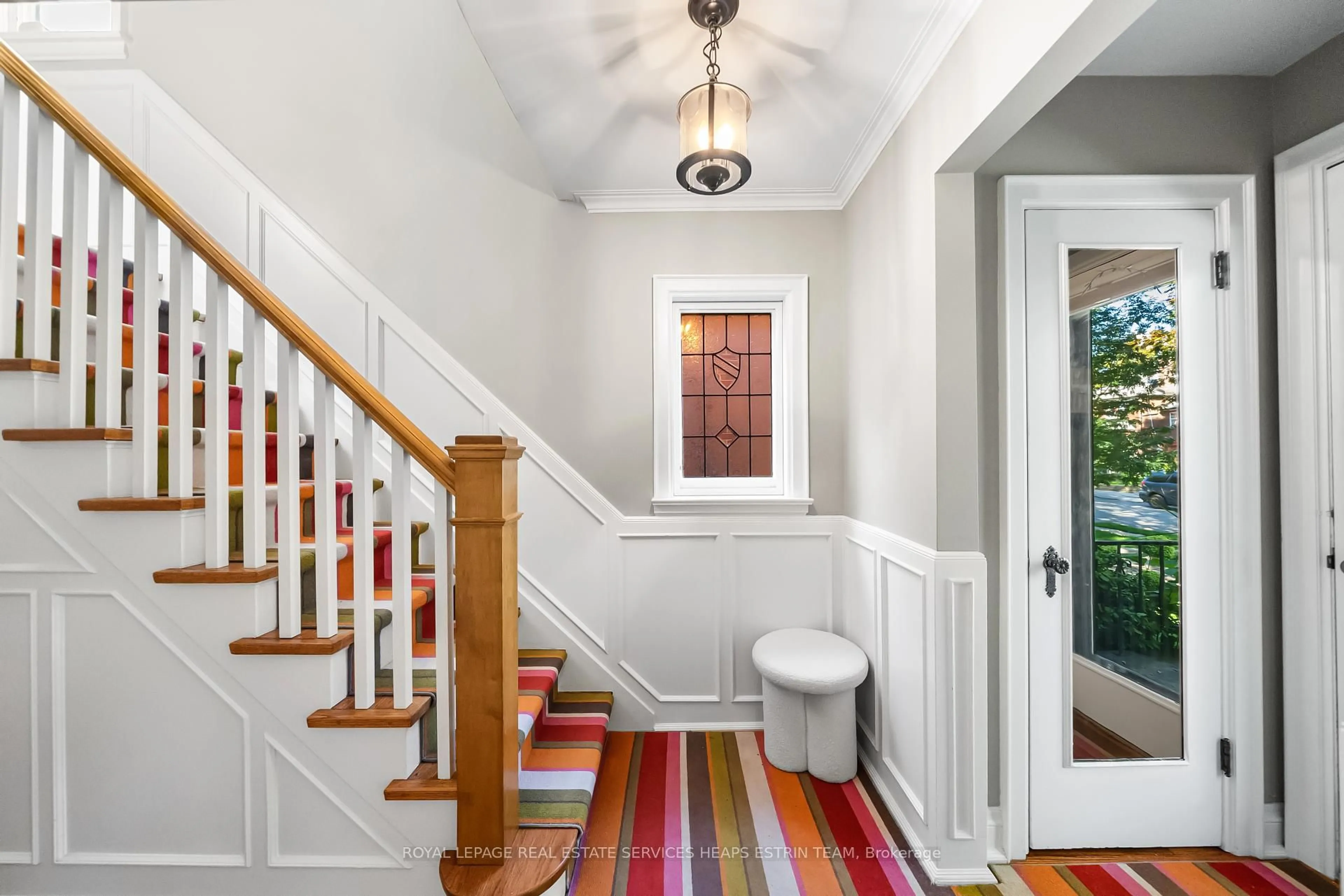 Indoor entryway for 35 Leadale Ave, Toronto Ontario M4G 3E9