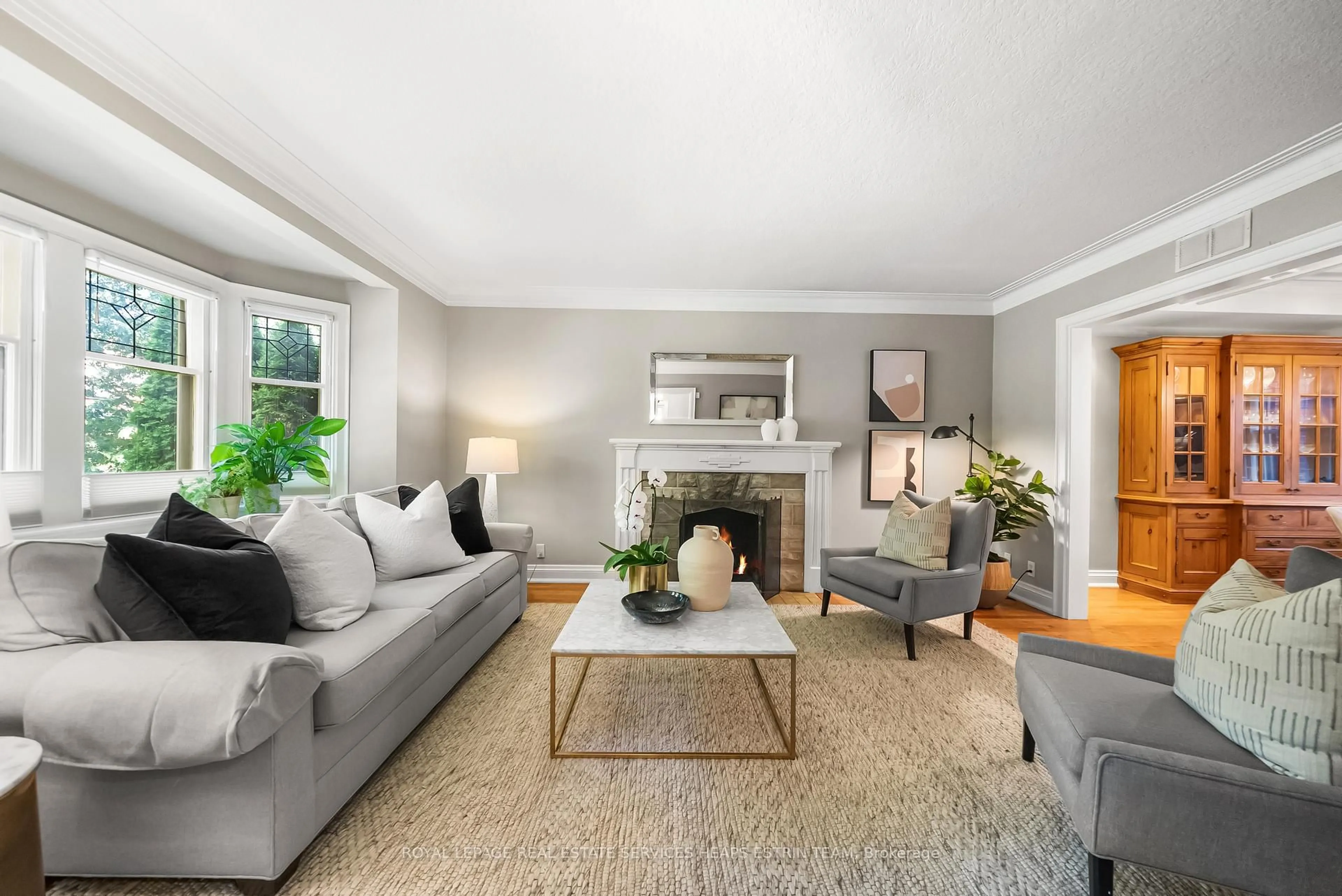 Living room with furniture, unknown for 35 Leadale Ave, Toronto Ontario M4G 3E9