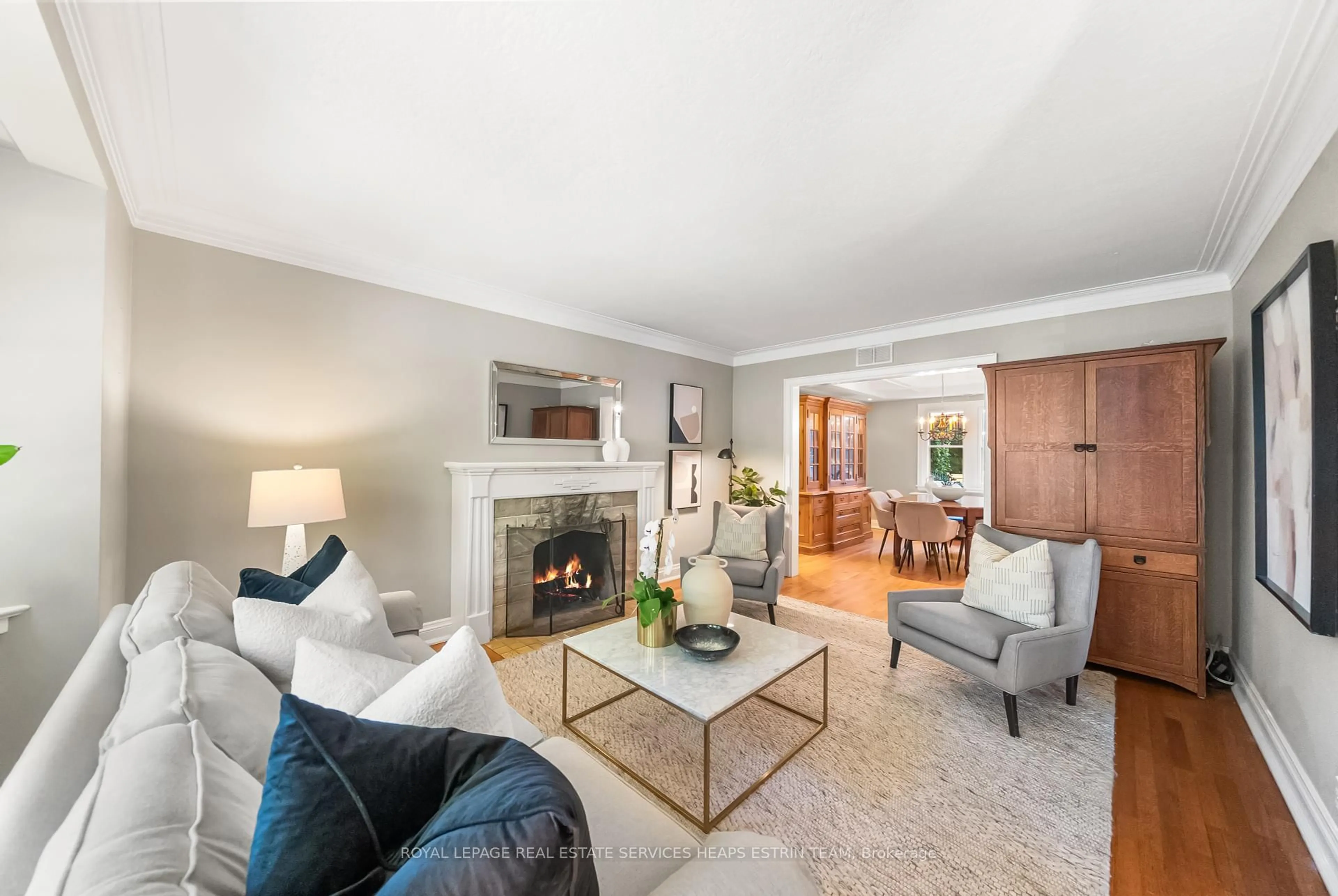 Living room with furniture, unknown for 35 Leadale Ave, Toronto Ontario M4G 3E9
