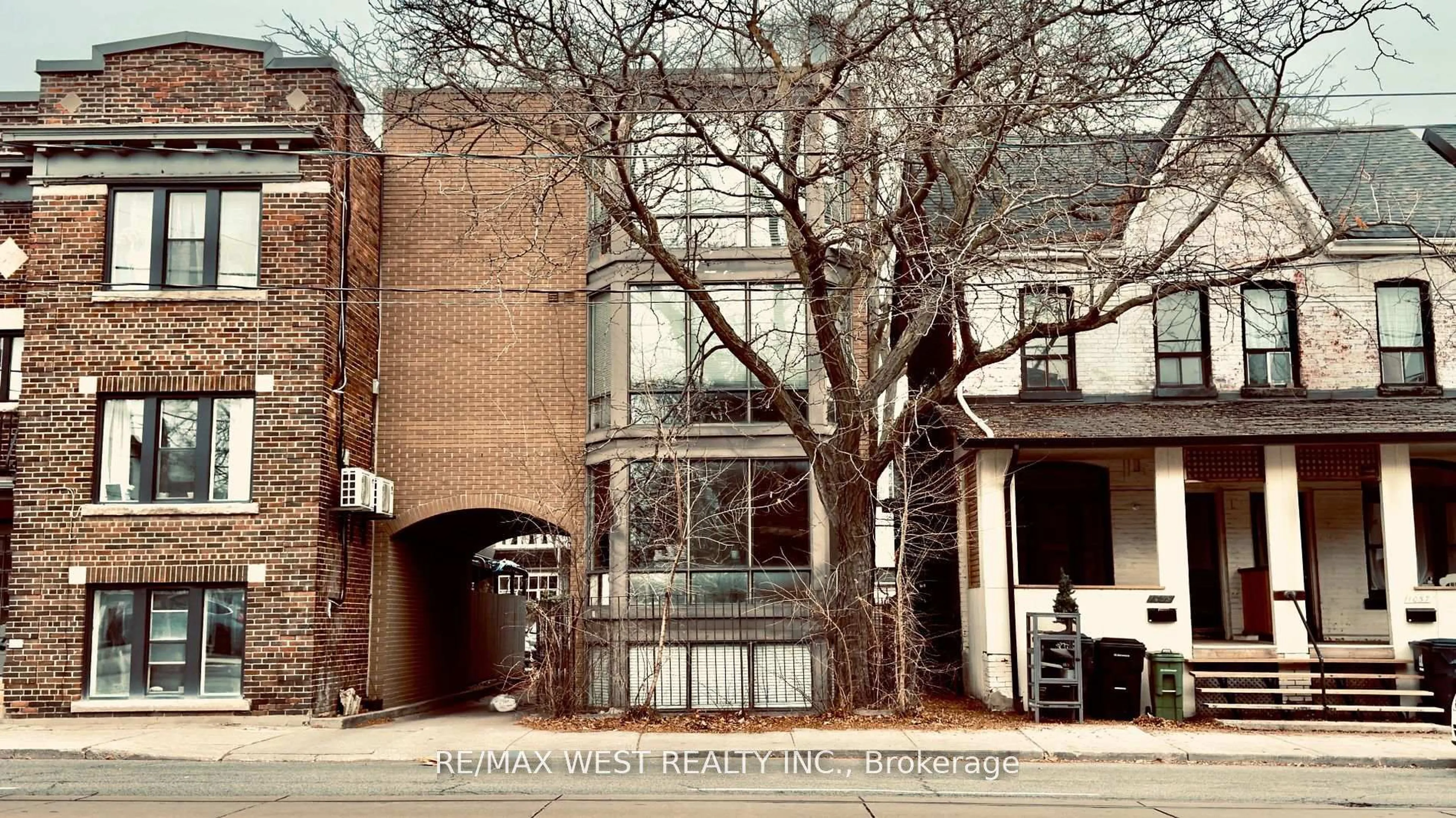 Home with brick exterior material, building for 1061 Bathurst St, Toronto Ontario M5R 3G8