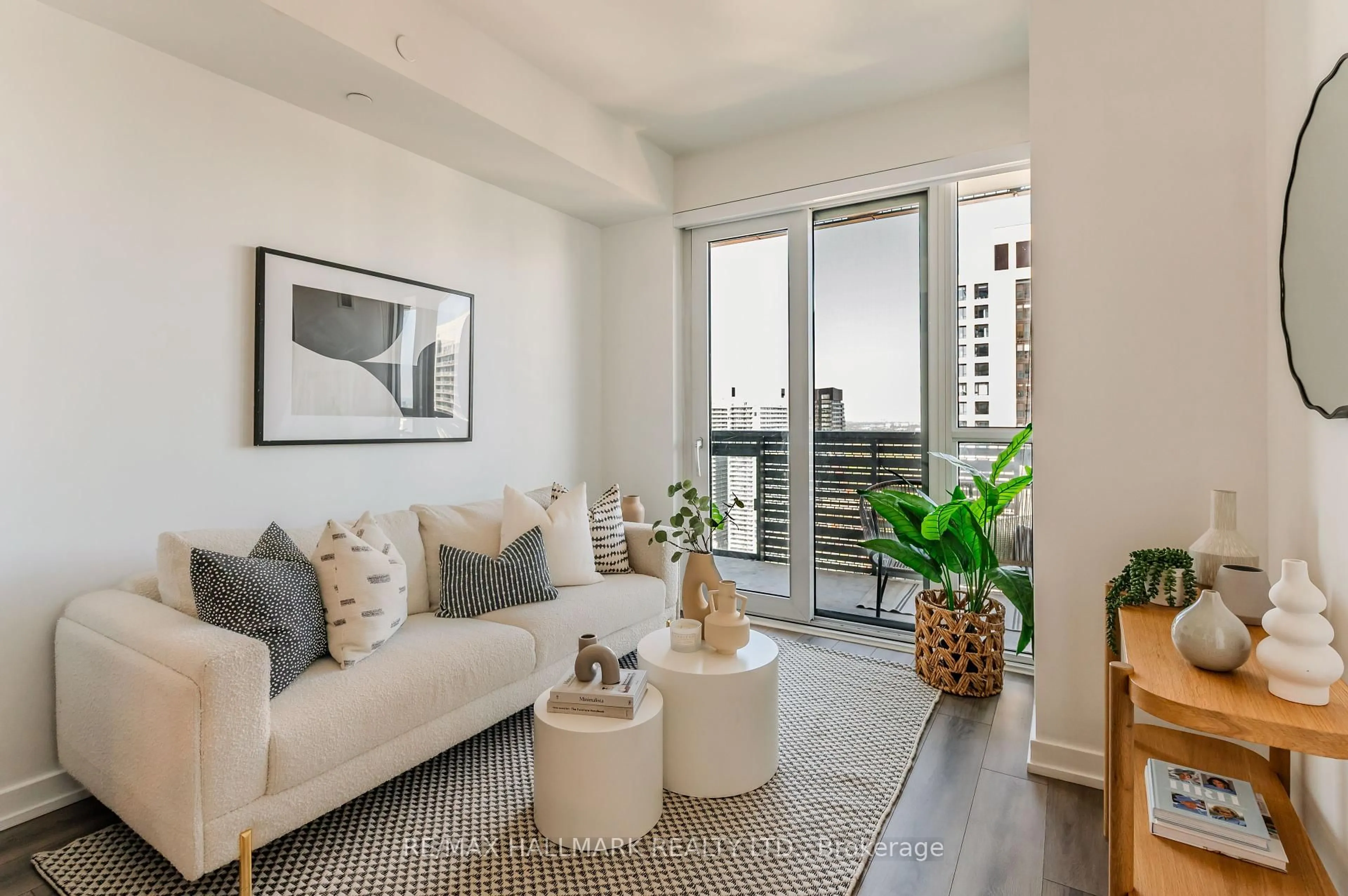 Living room with furniture, unknown for 39 Roehampton Ave #2902, Toronto Ontario M4P 0G1