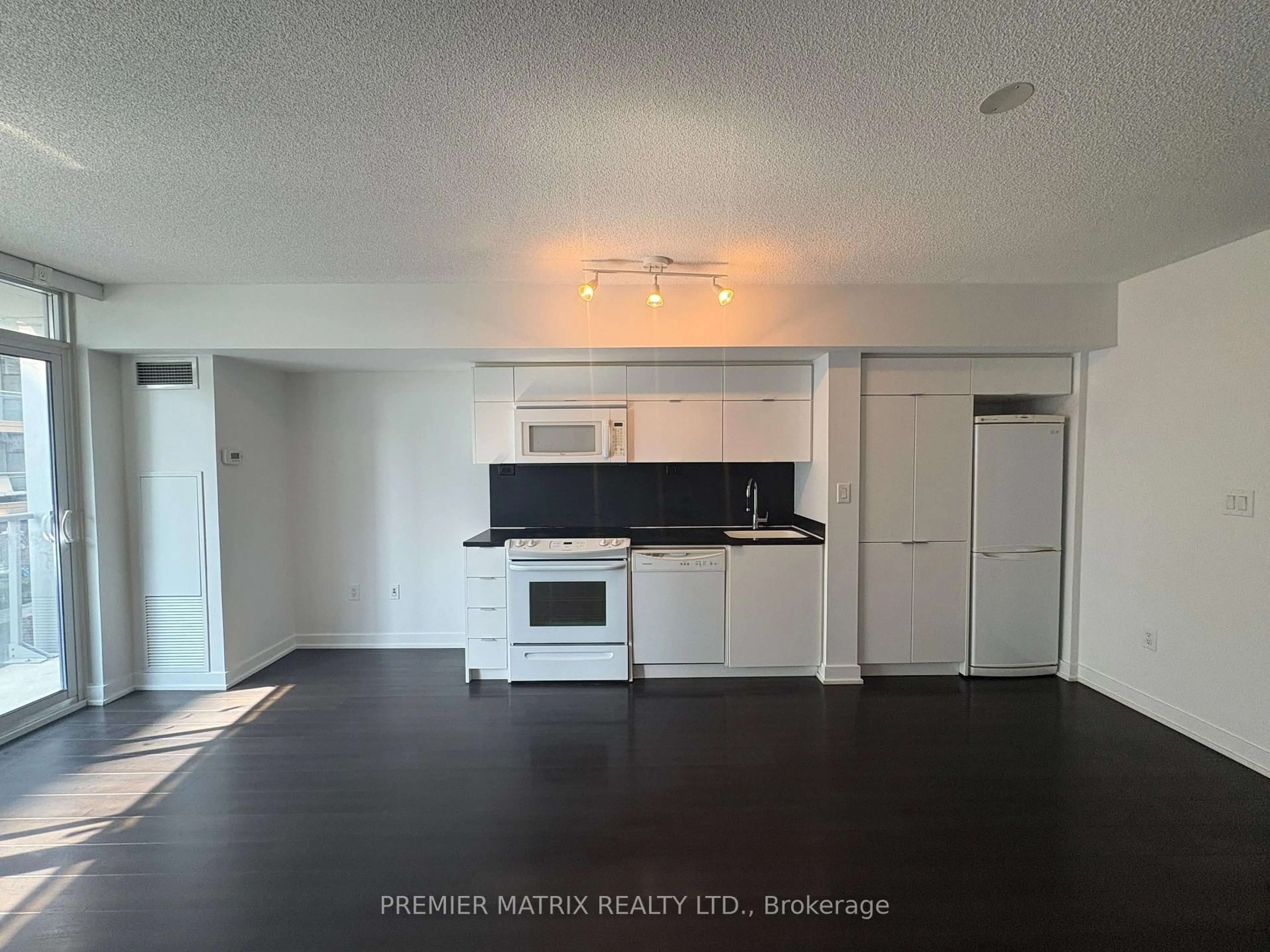 A pic of a room for 21 Iceboat Terr #330, Toronto Ontario M5V 4A9