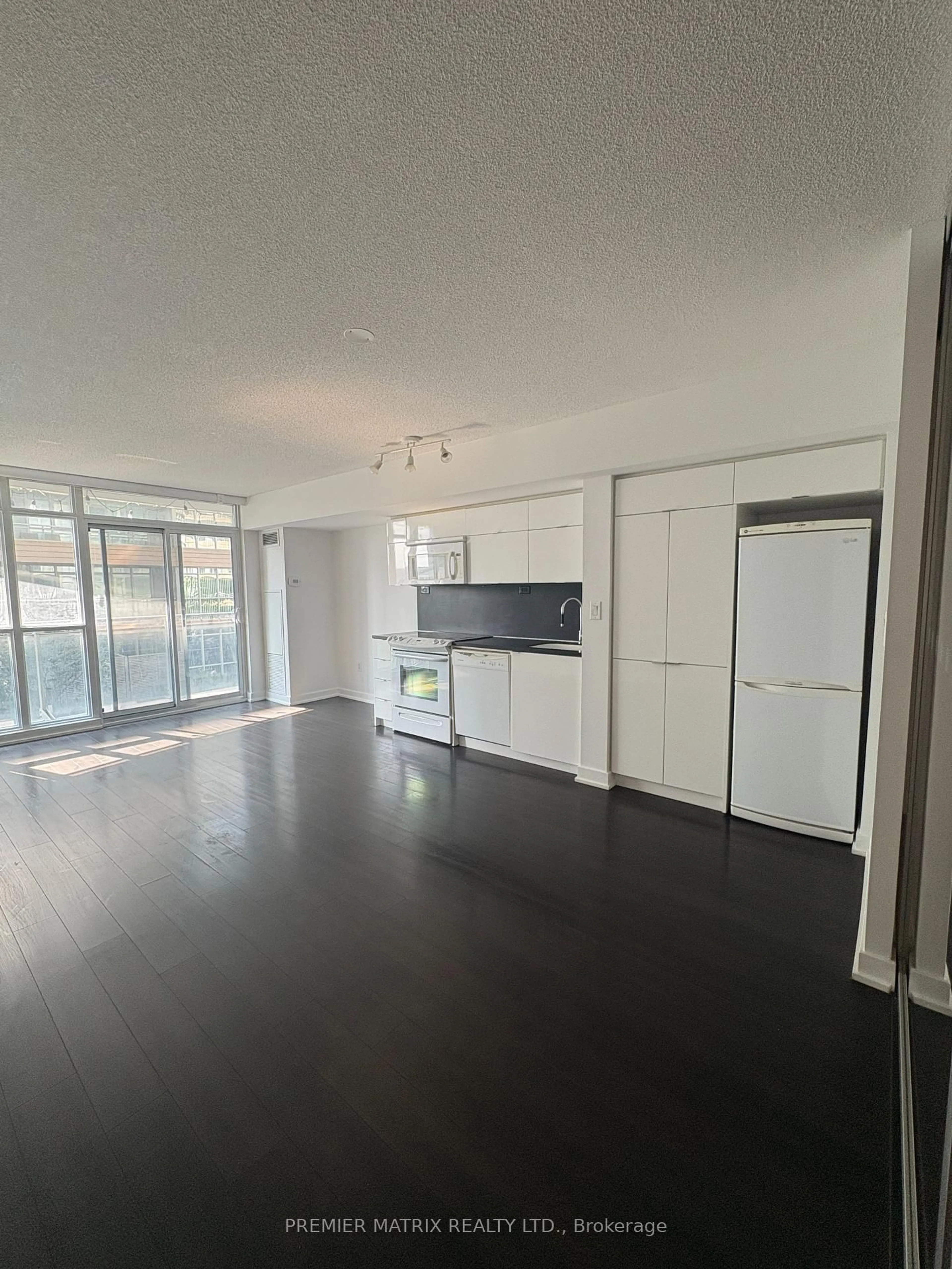 A pic of a room for 21 Iceboat Terr #330, Toronto Ontario M5V 4A9