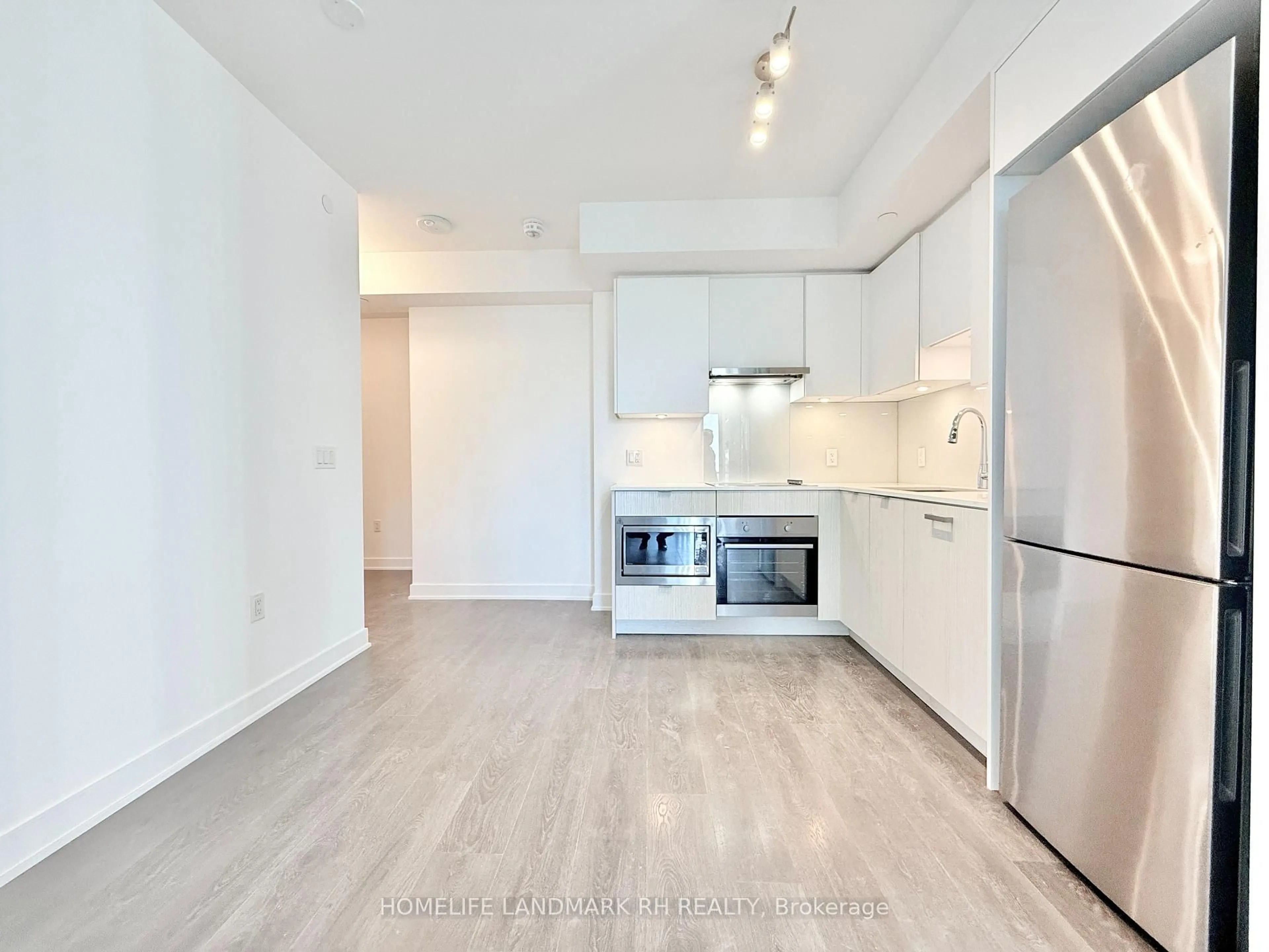 Open concept kitchen, unknown for 195 Redpath Ave #1912, Toronto Ontario M4P 0E4