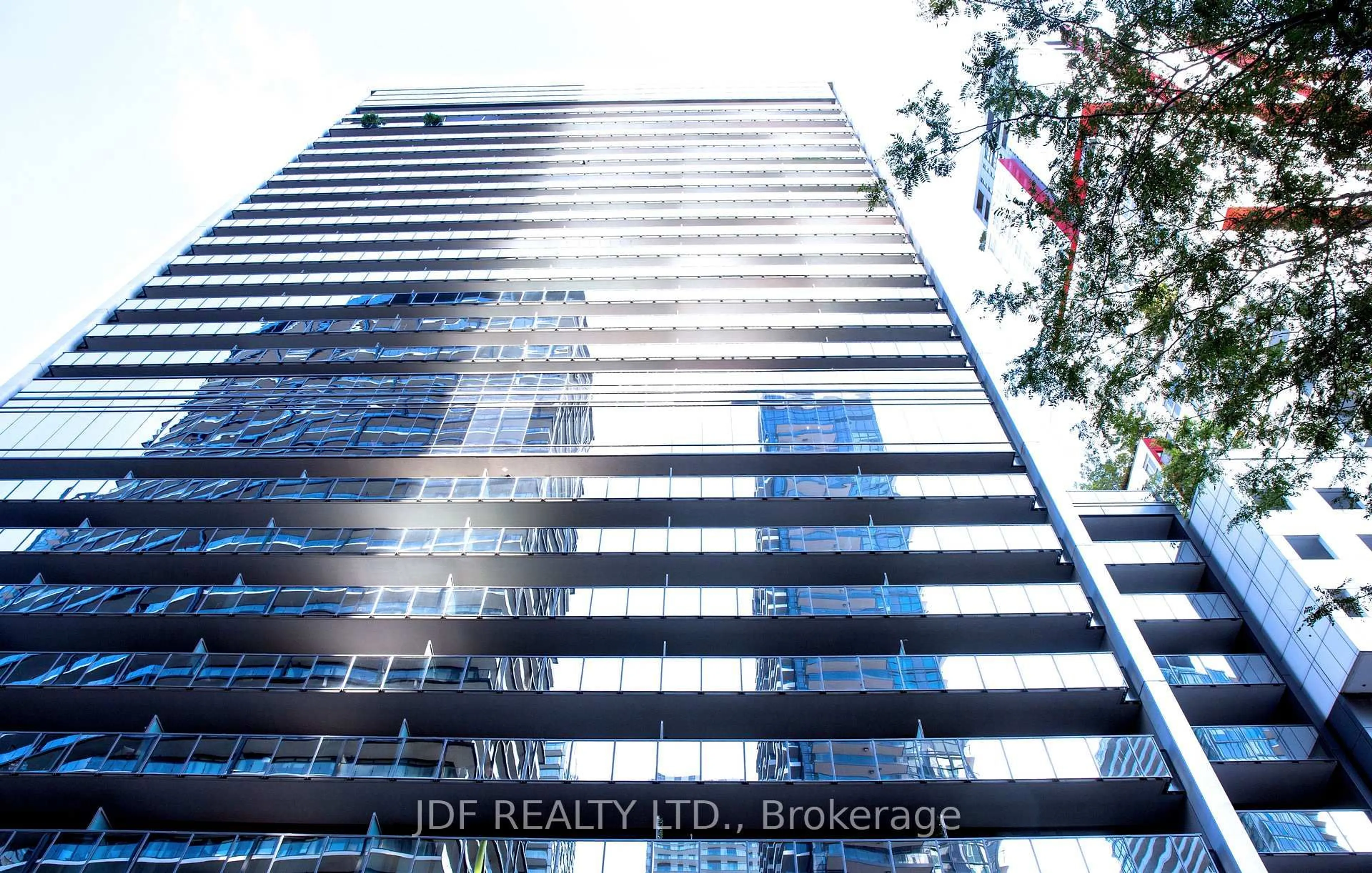 A pic from outside/outdoor area/front of a property/back of a property/a pic from drone, building for 330 Richmond St #1615, Toronto Ontario M5V 1X2