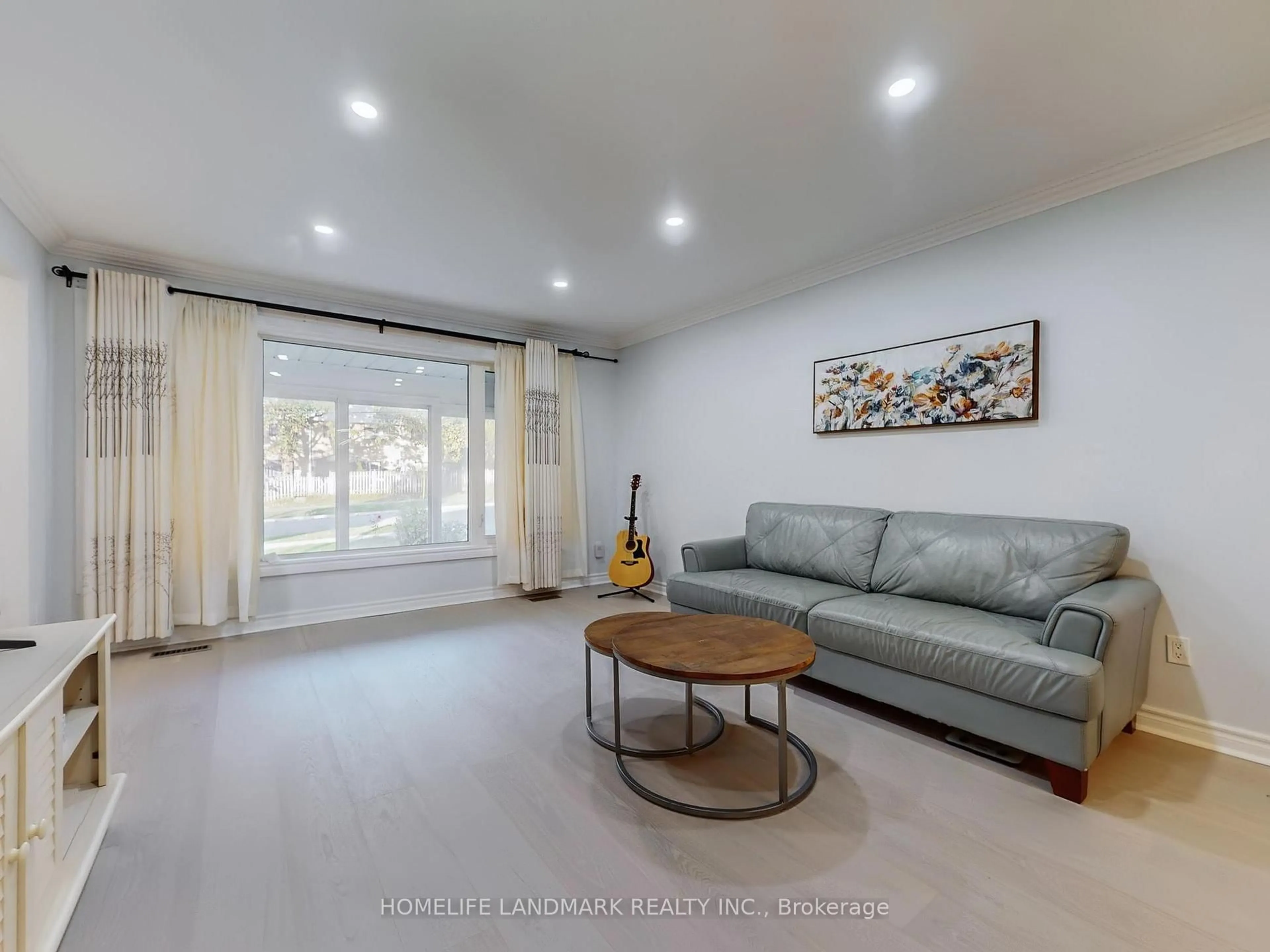 Living room with furniture, unknown for 41 Goodview Rd, Toronto Ontario M2J 2K7