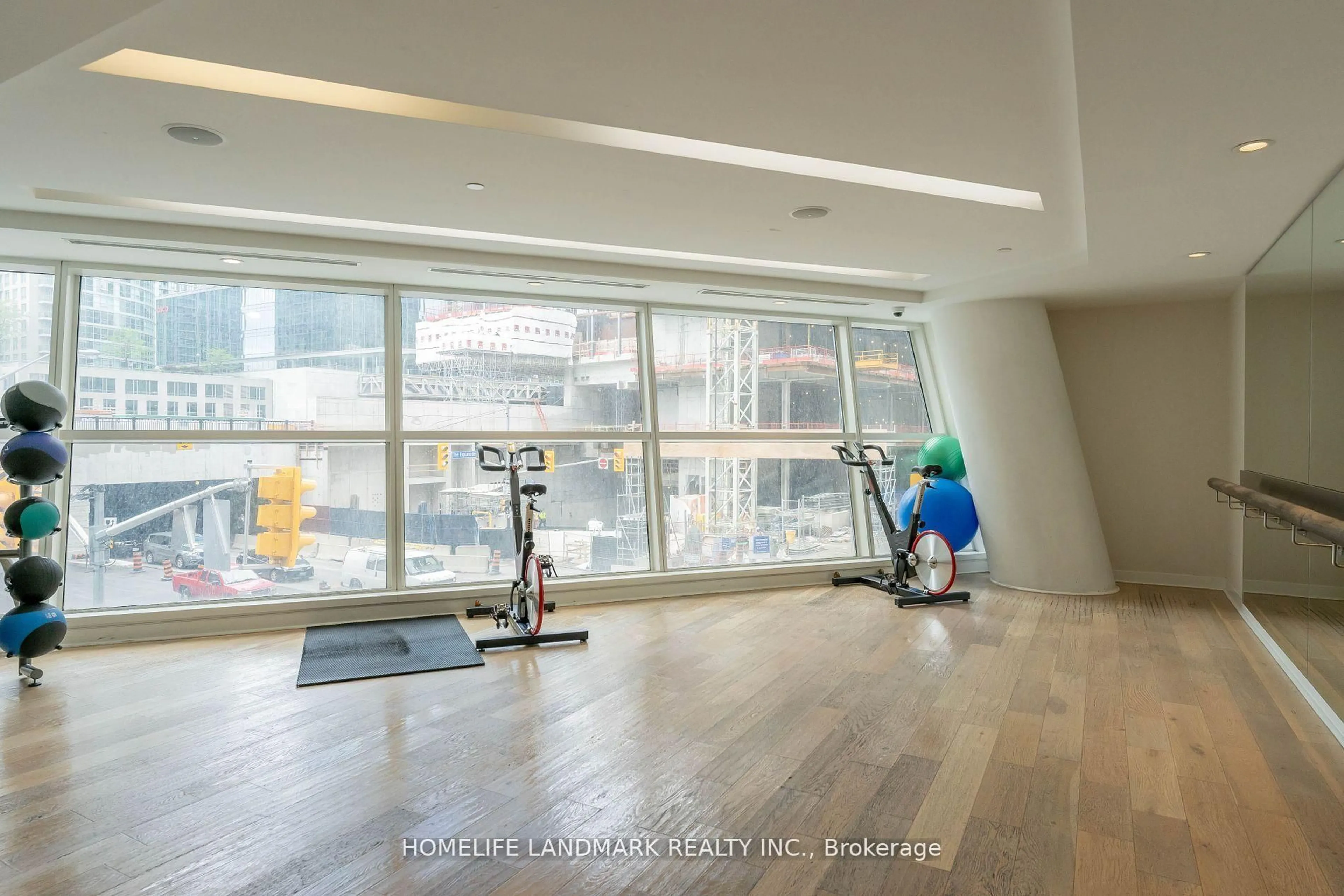 Gym or fitness room for 8 The Esplanade #1107, Toronto Ontario M5E 0A6