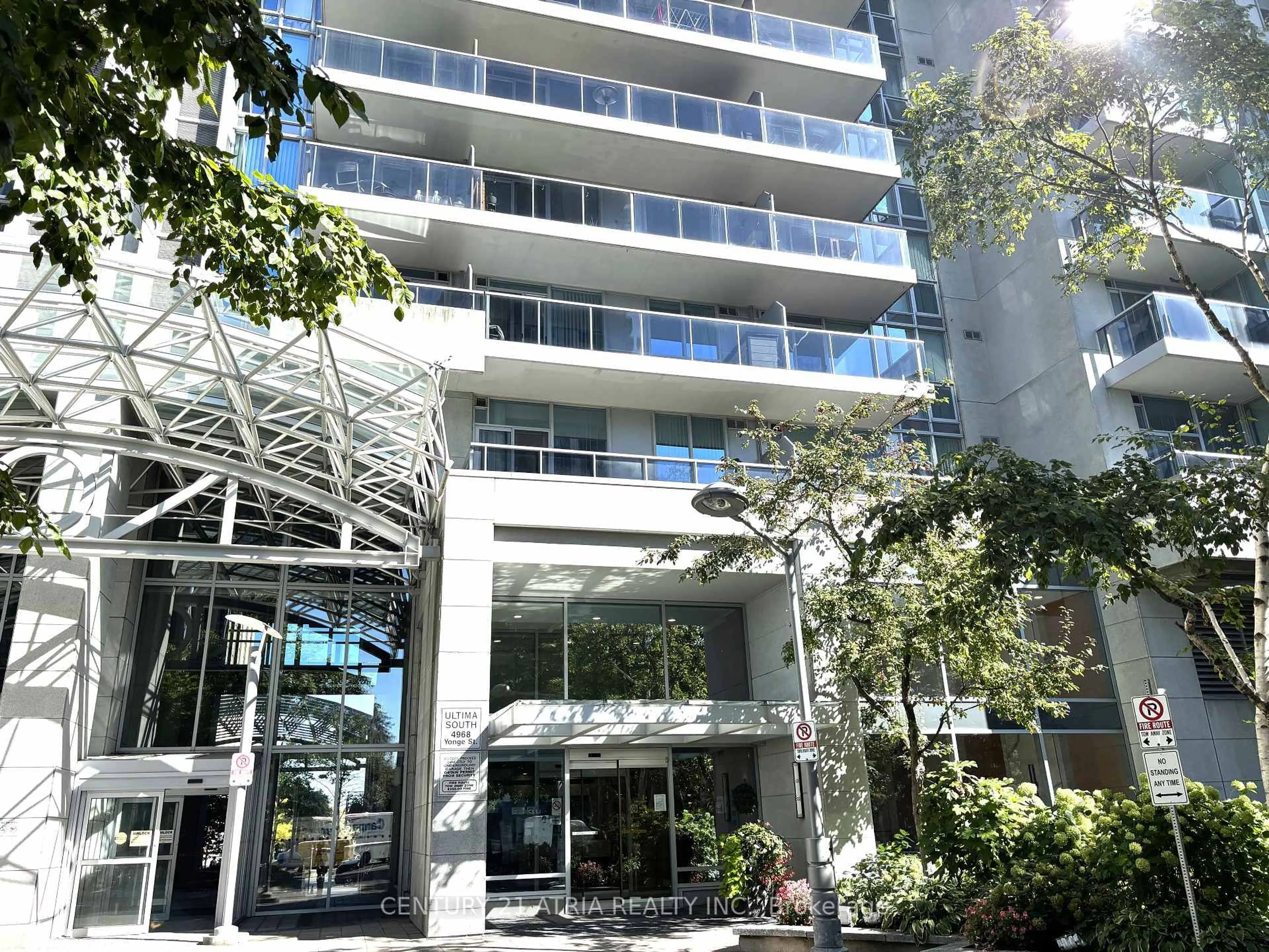 Indoor foyer for 4968 Yonge St #1612, Toronto Ontario M2N 7G9