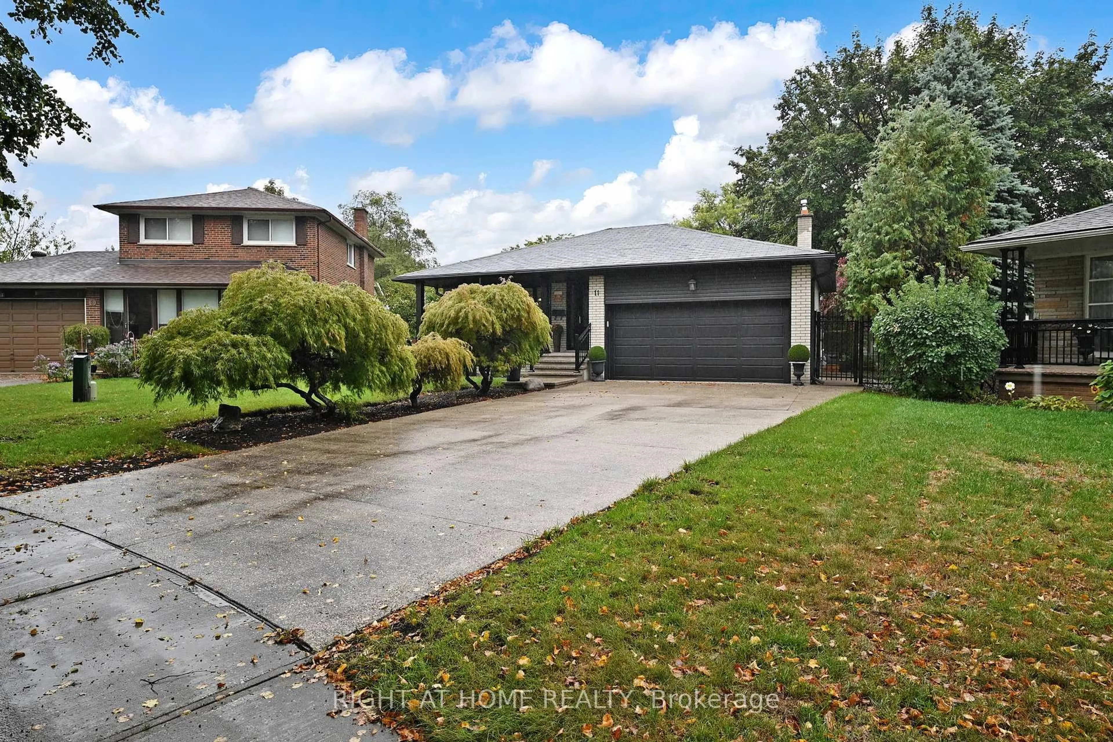 A pic from outside/outdoor area/front of a property/back of a property/a pic from drone, street for 11 Tefley Rd, Toronto Ontario M2M 1C5