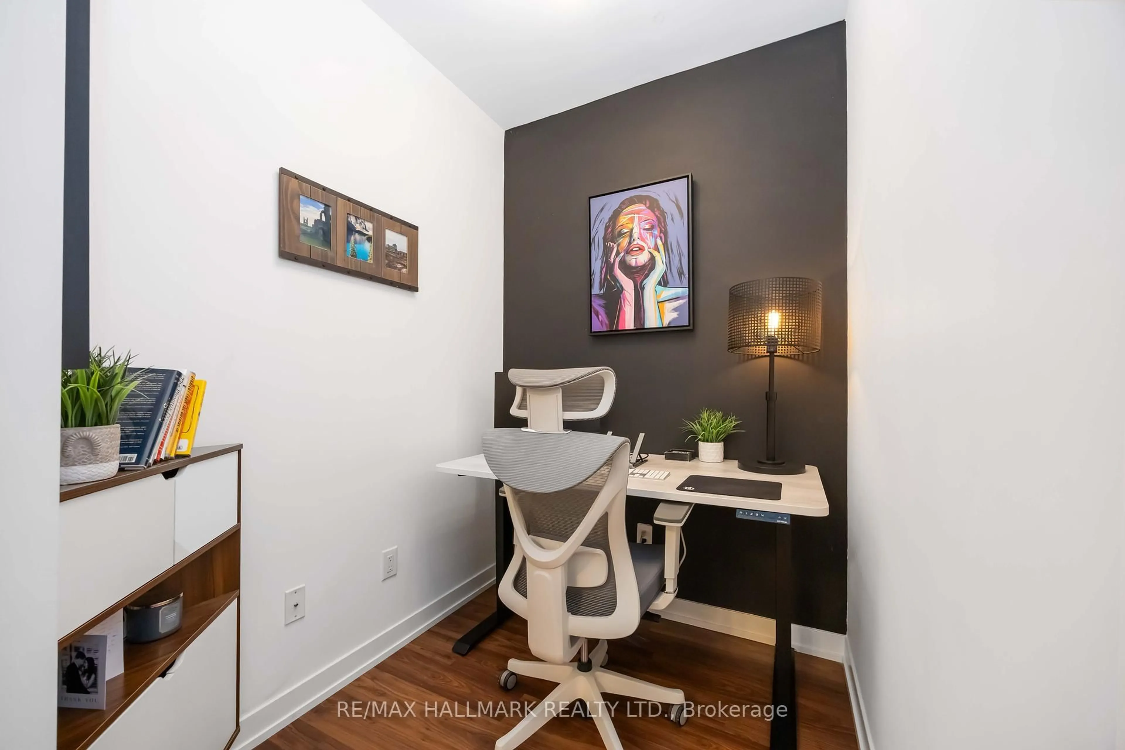 A pic of a room for 105 George St #902, Toronto Ontario M5A 2N4