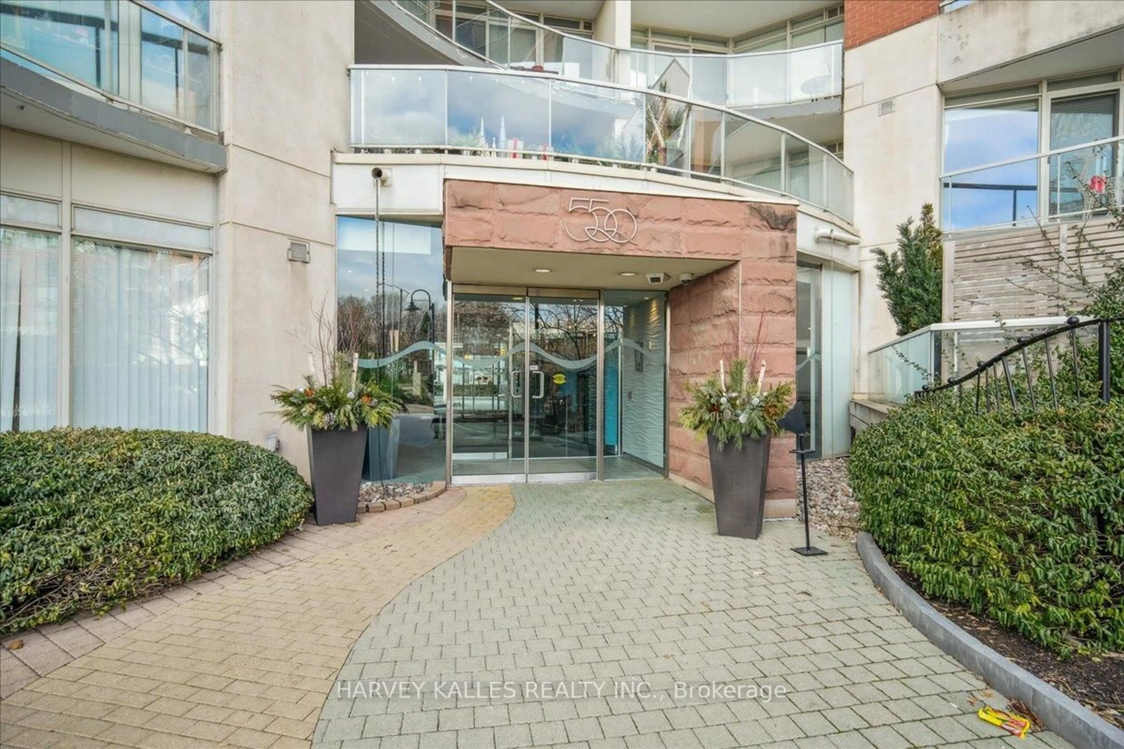 Indoor foyer for 550 Queens Quay #809, Toronto Ontario M5V 3M8