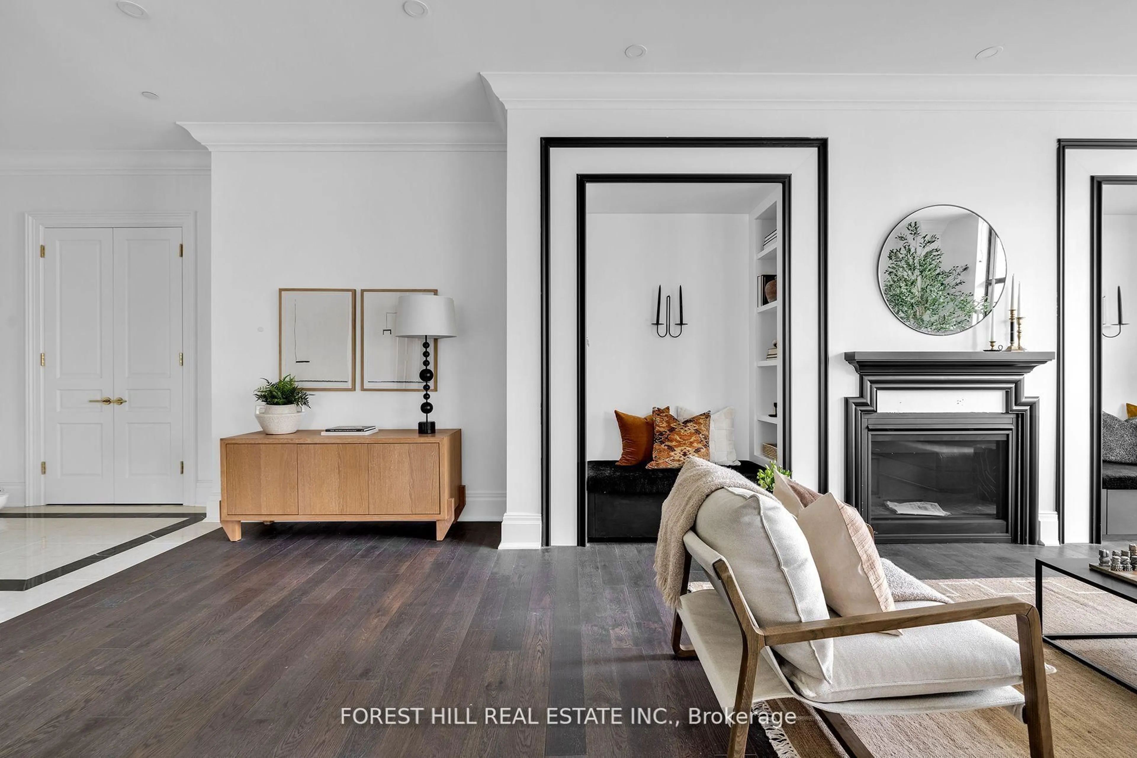 Indoor entryway for 200 Russell Hill Rd #303, Toronto Ontario M4V 2T2